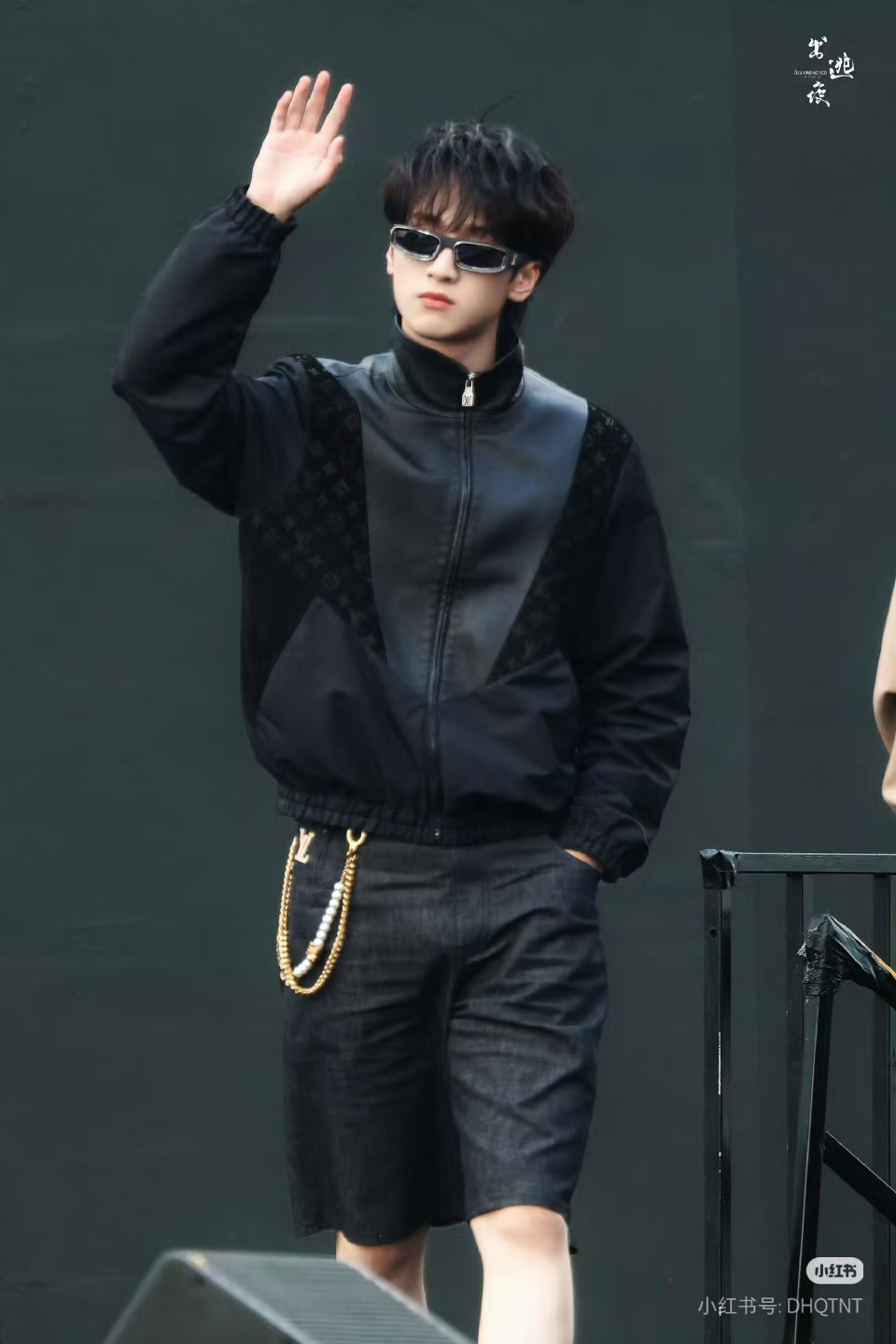 LOUIS VUITTON 老花压纹拼接皮衣夹克