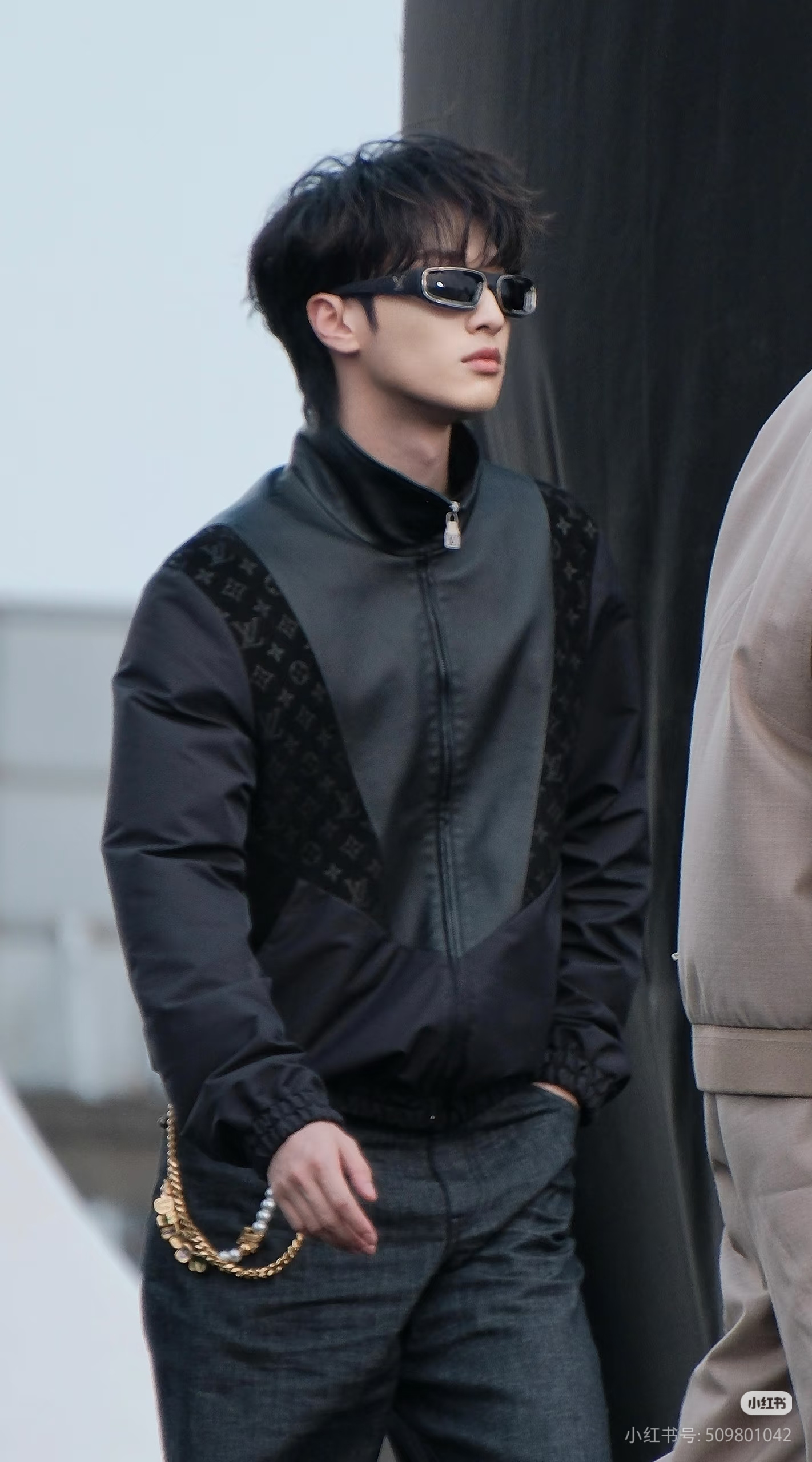 LOUIS VUITTON 老花压纹拼接皮衣夹克