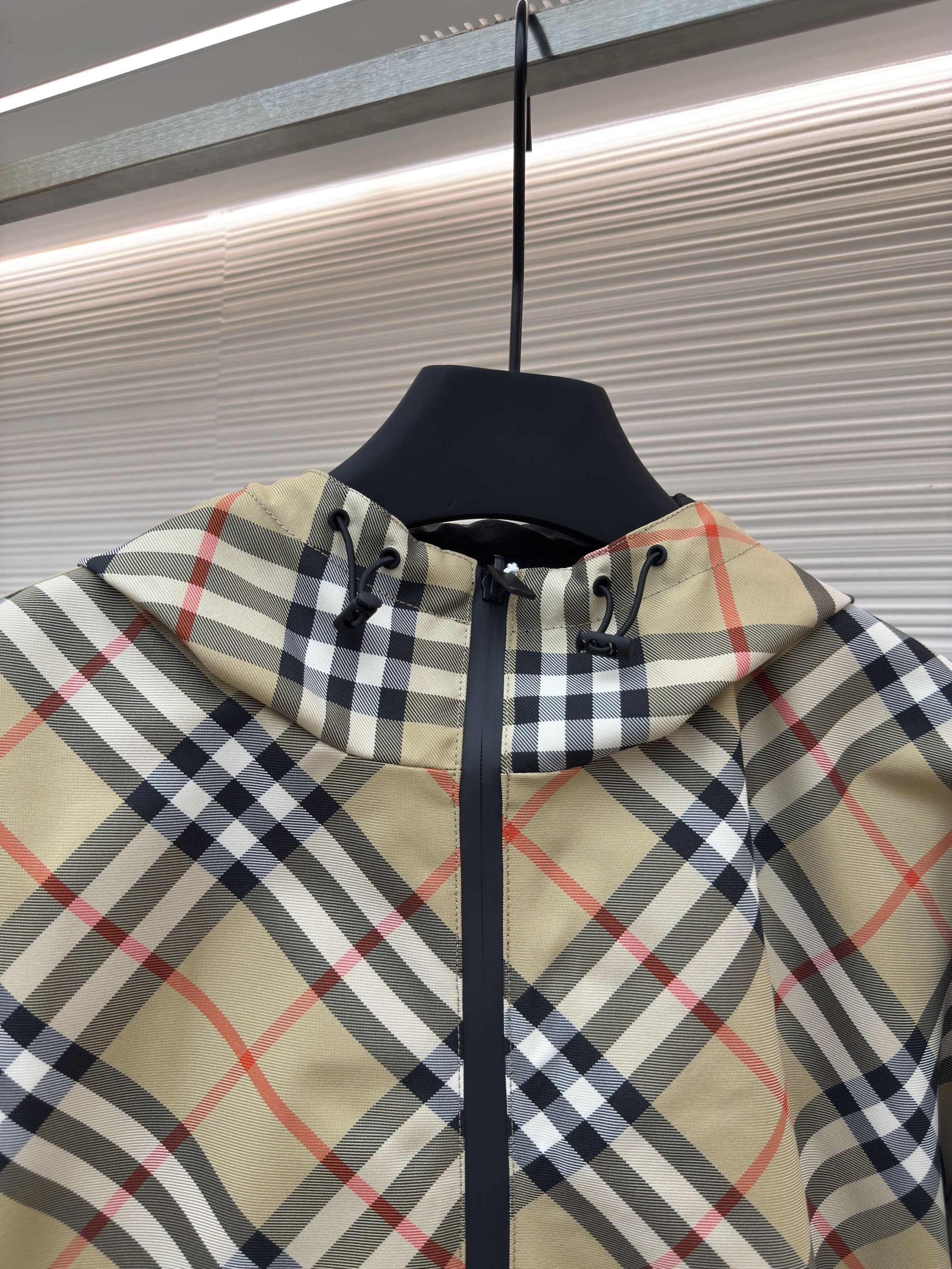 BURBERRY斜格纹饰刺绣双面穿夹克