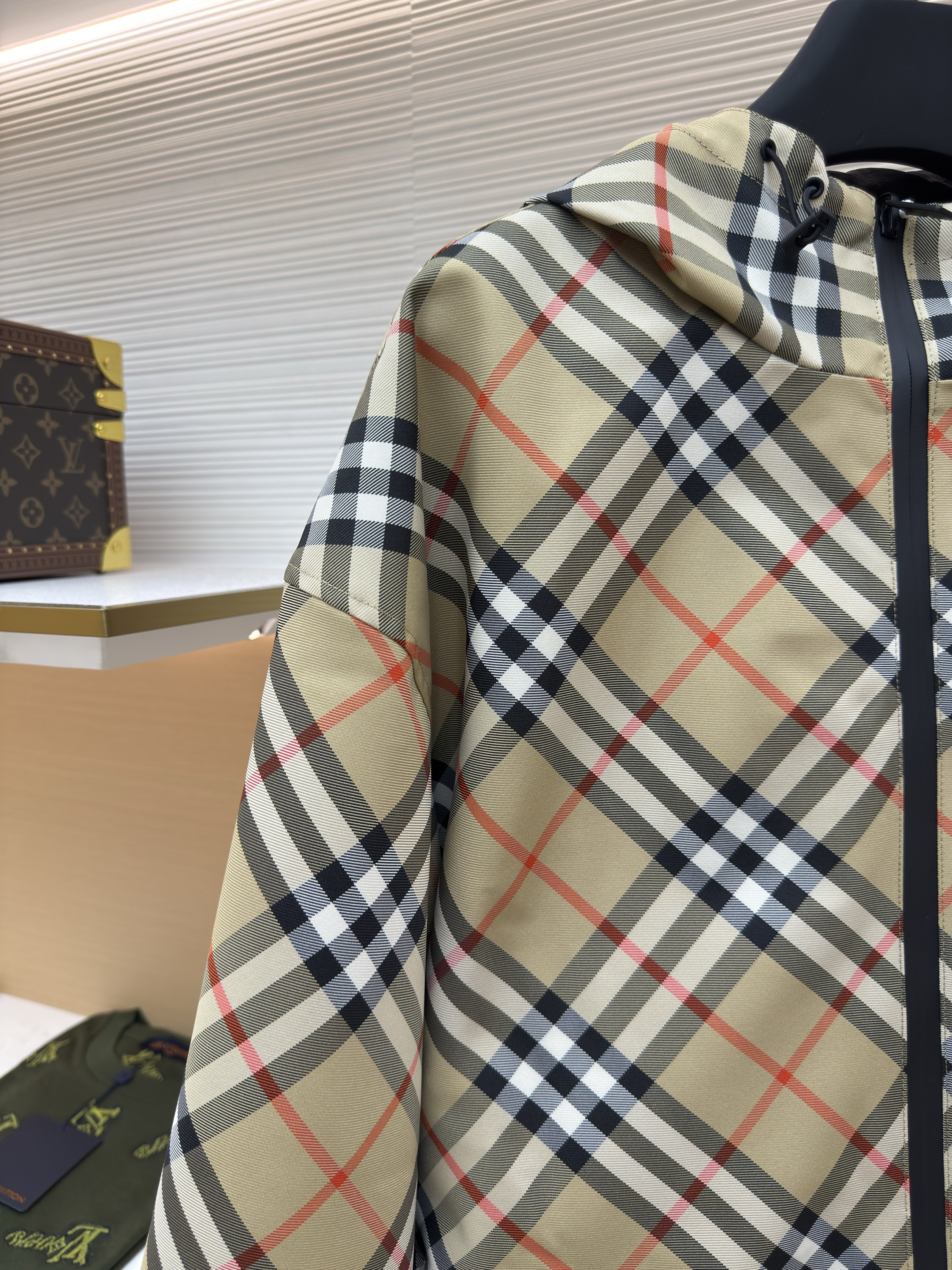 BURBERRY斜格纹饰刺绣双面穿夹克