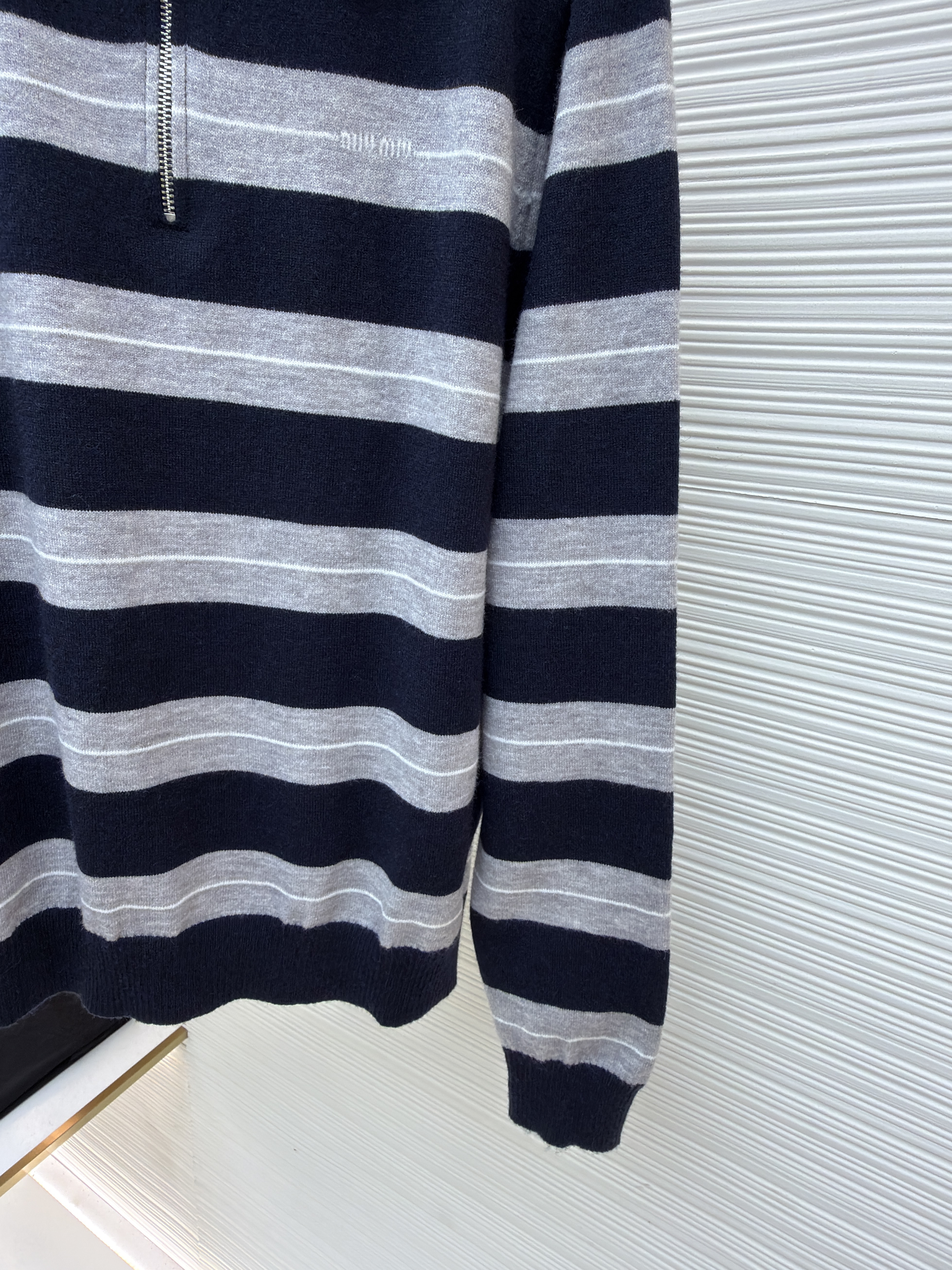 MIUMIU Atheneum快闪系列条纹长袖Polo衫