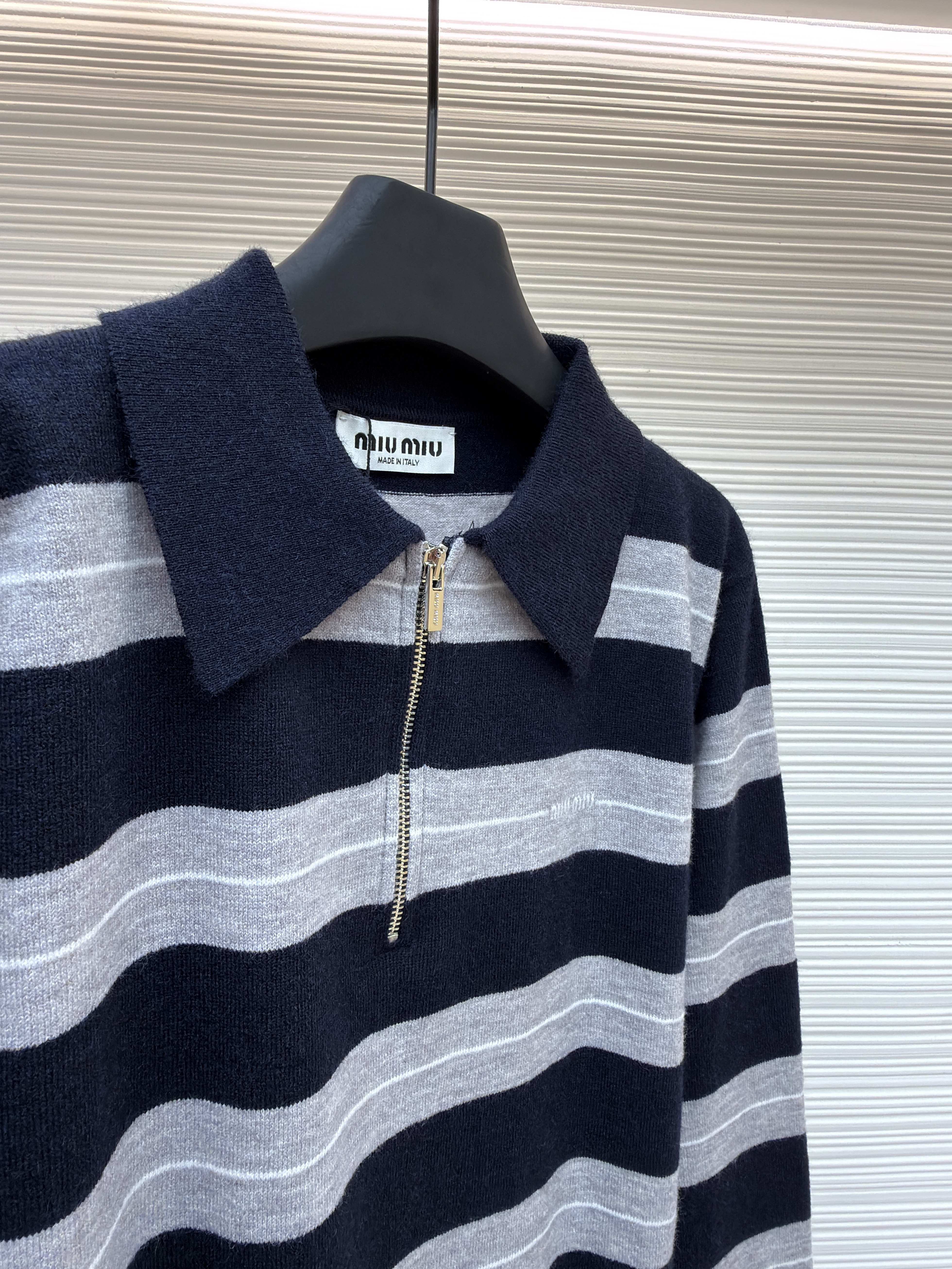 MIUMIU Atheneum快闪系列条纹长袖Polo衫