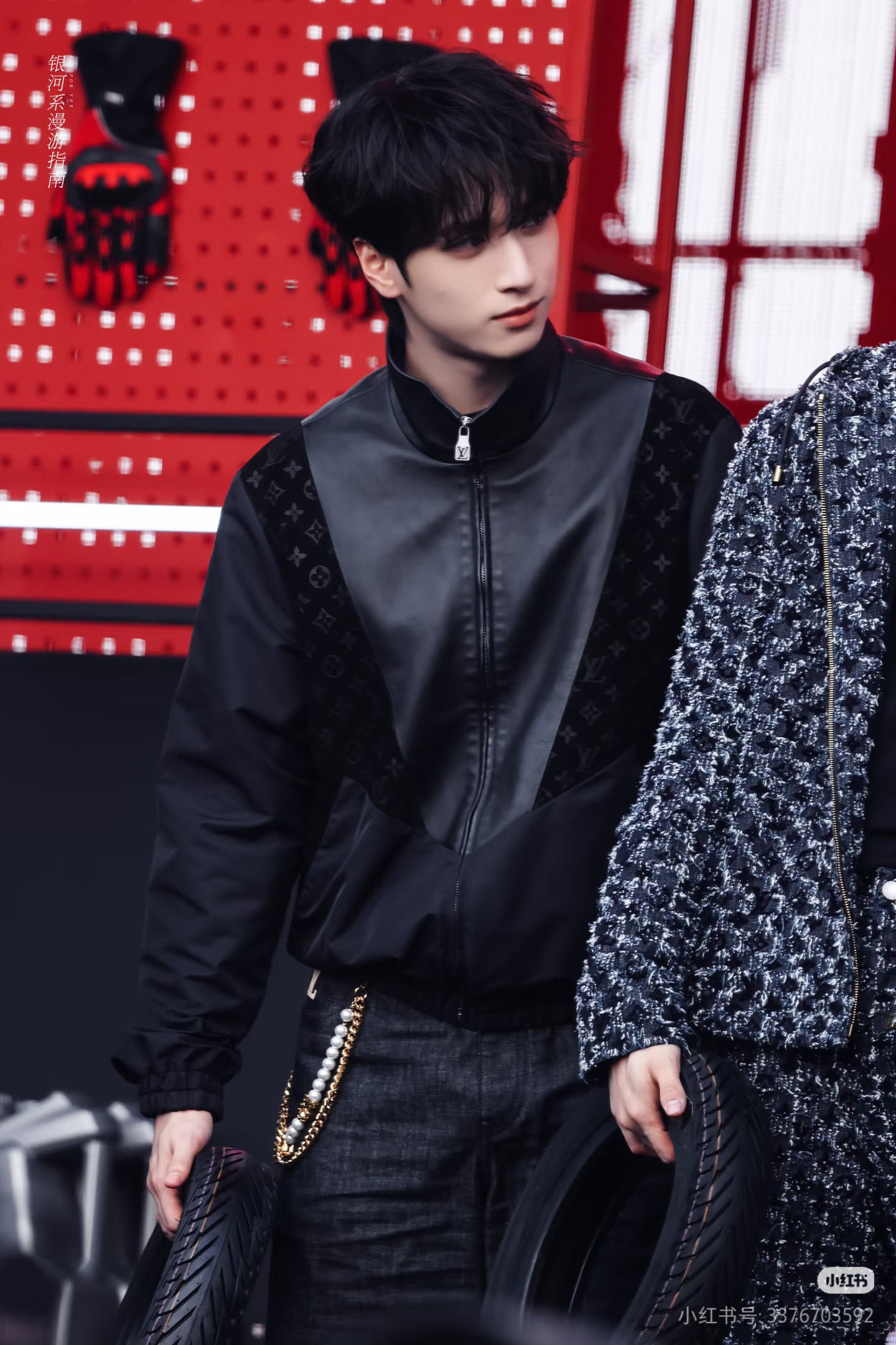 LOUIS VUITTON 老花压纹拼接皮衣夹克