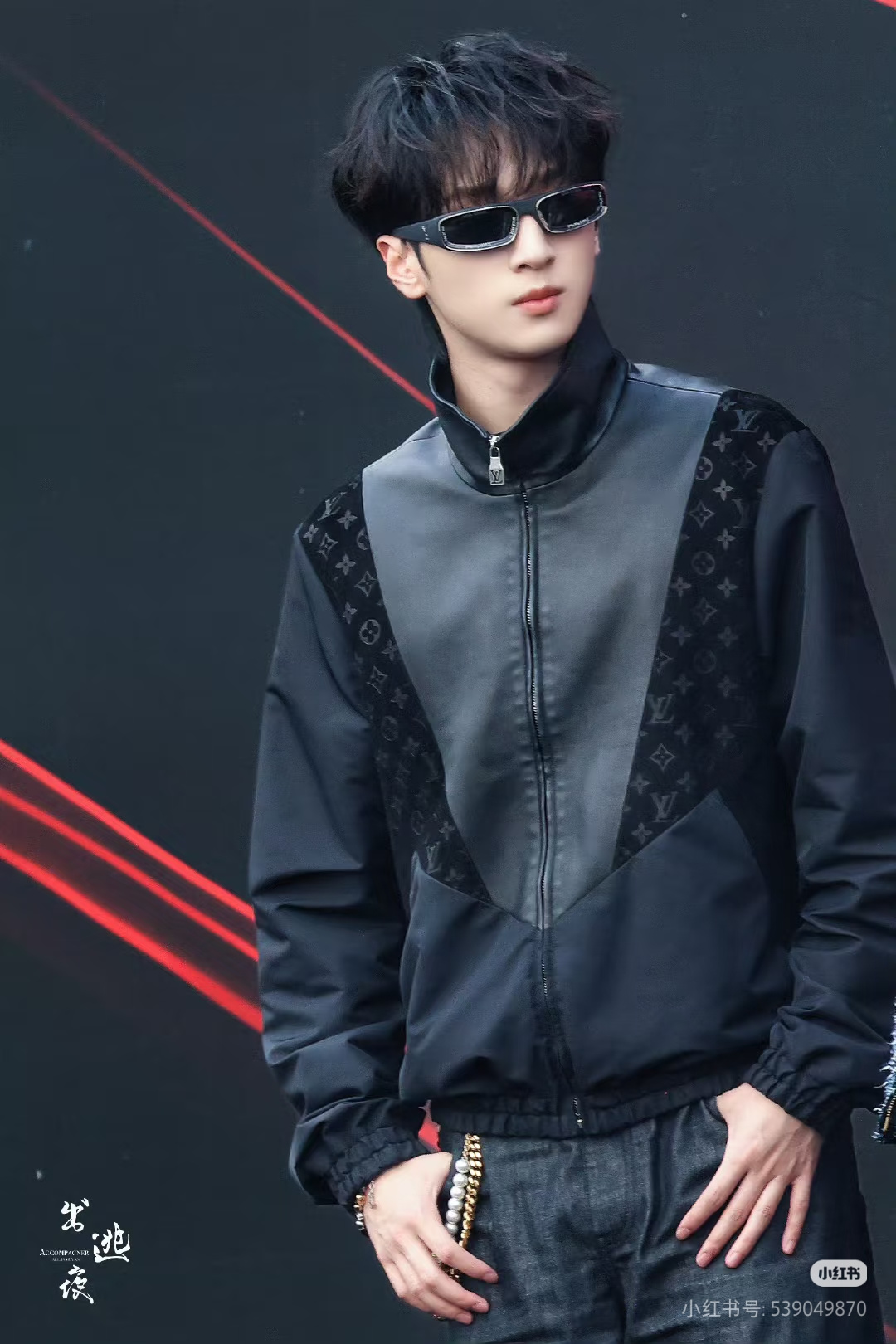 LOUIS VUITTON 老花压纹拼接皮衣夹克