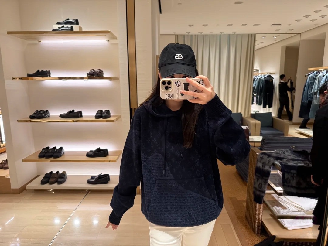 LOUIS VUITTON 假日拼接长袖连帽套头卫衣