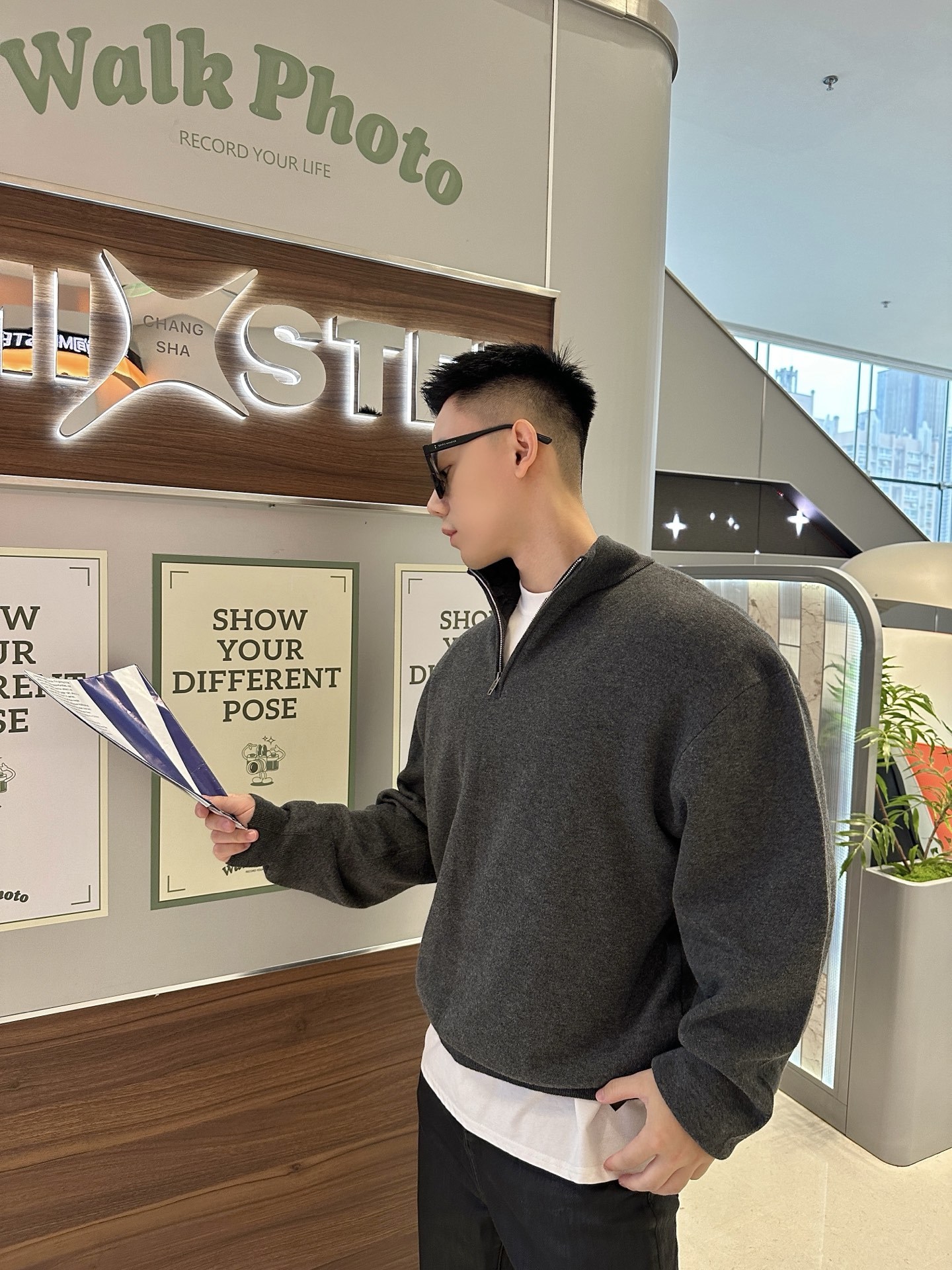 Balenciaga 立领半拉链棉质针织衫