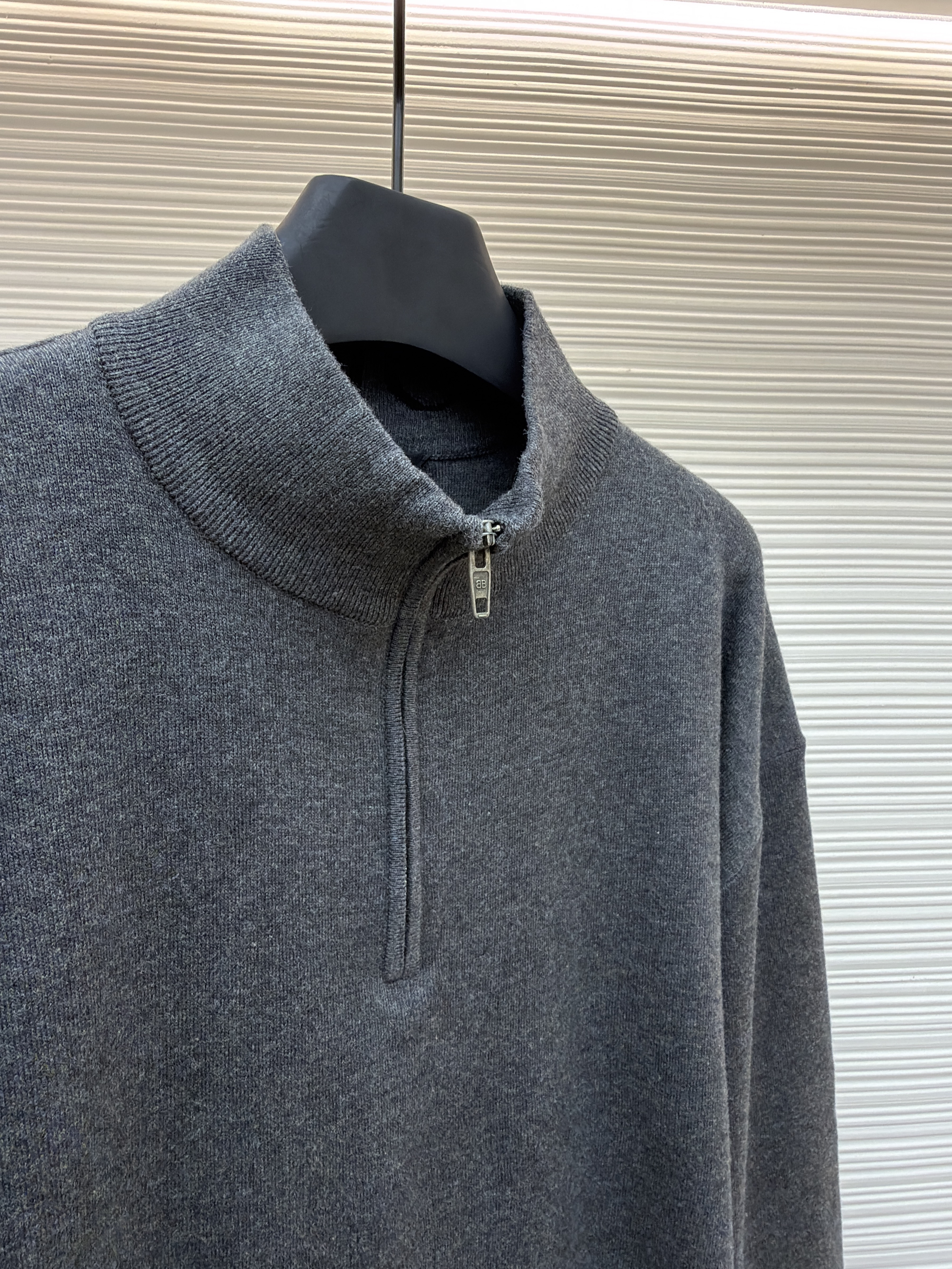 Balenciaga 立领半拉链棉质针织衫