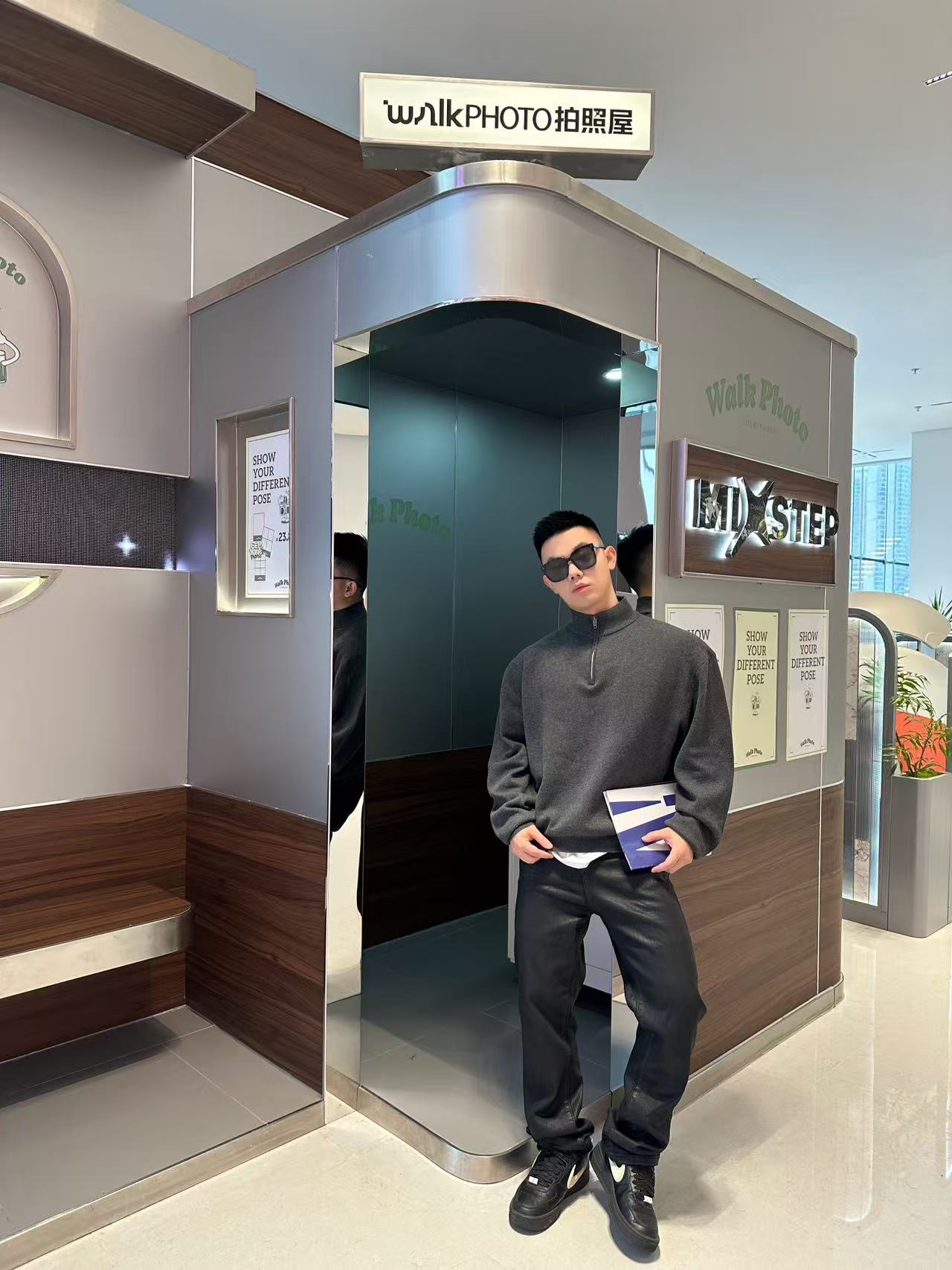 Balenciaga 立领半拉链棉质针织衫