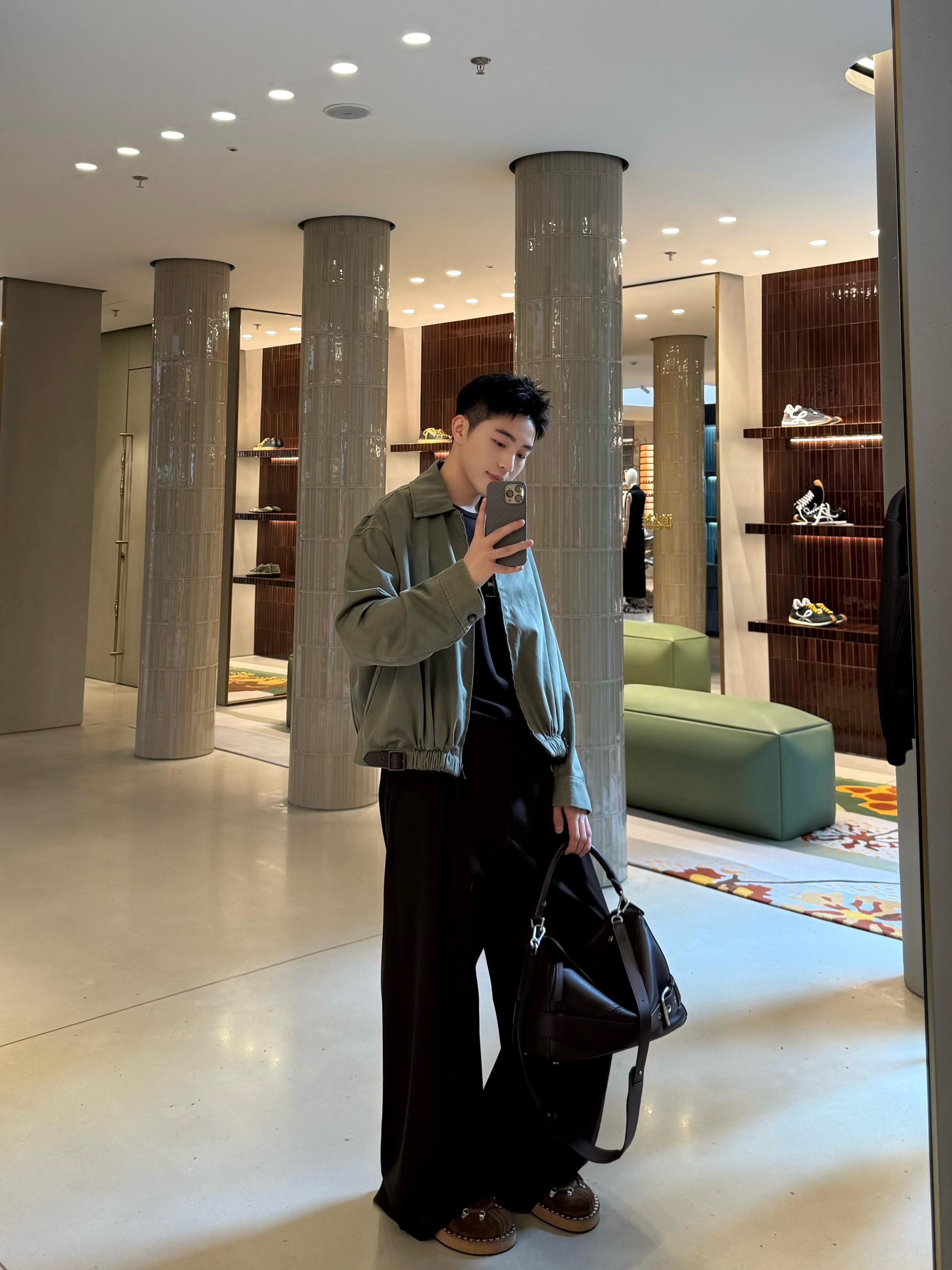 LOWE 军绿皮带翻领夹克