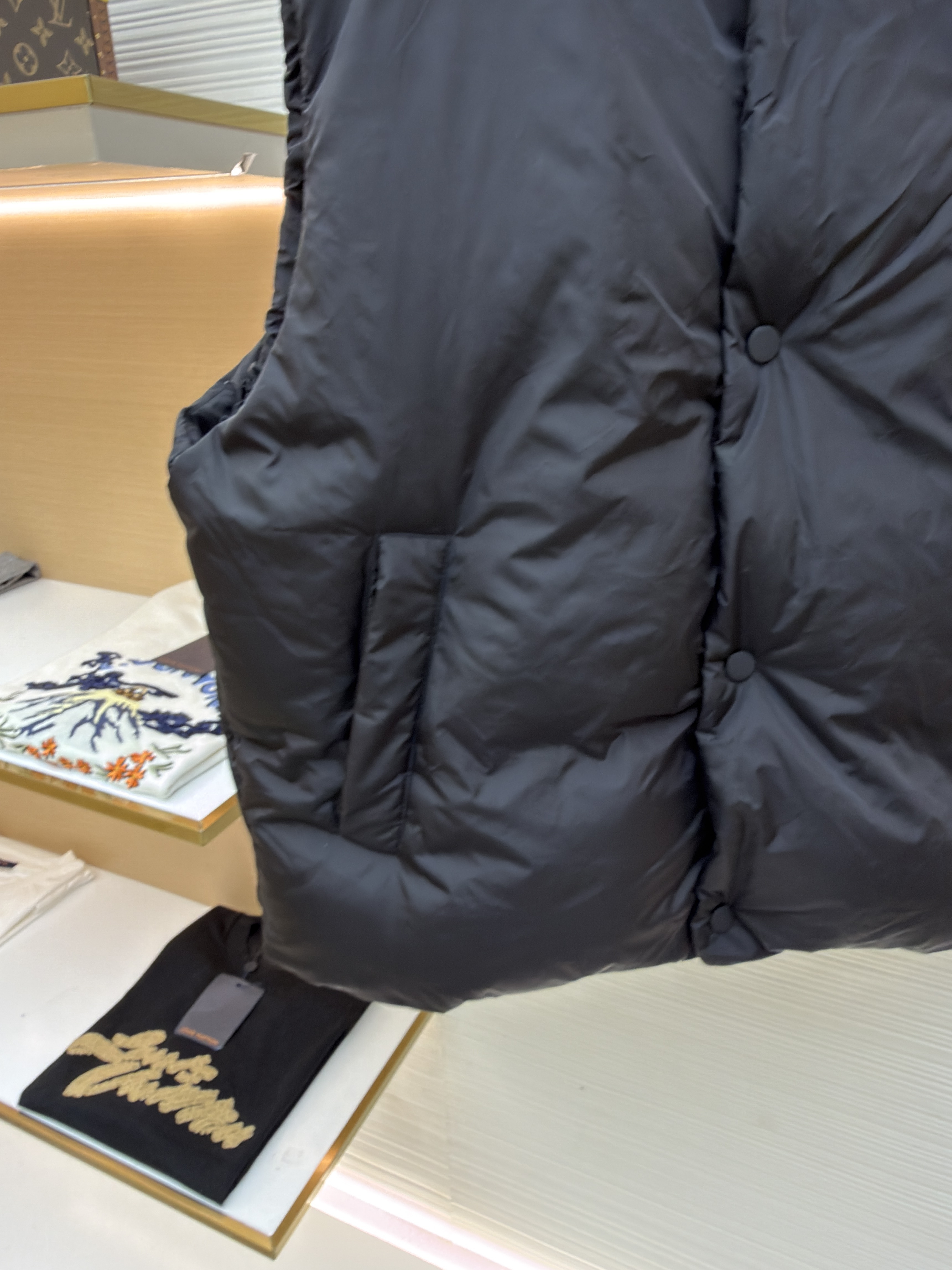 Ami 爱心垫衬绣羽绒马甲