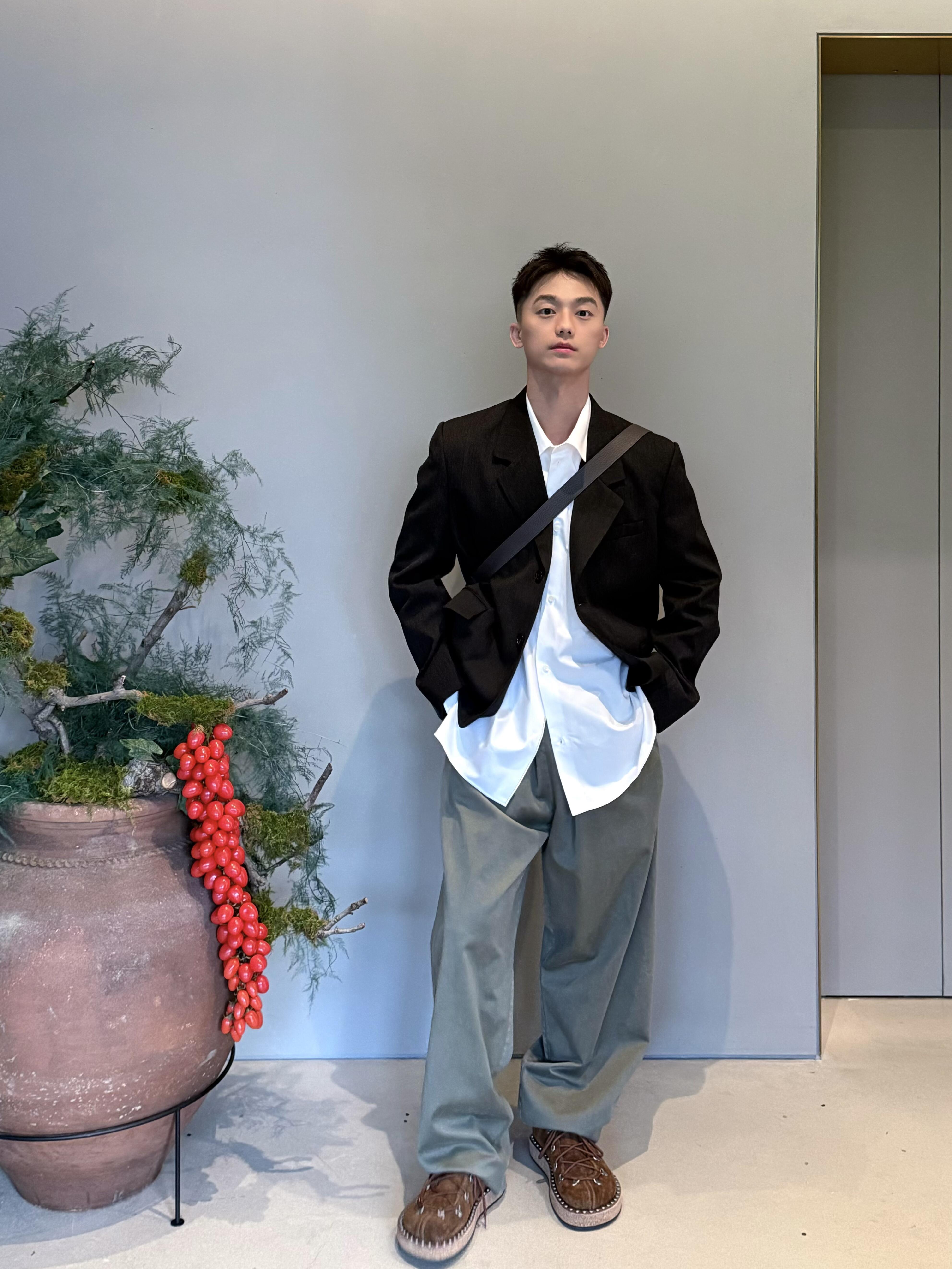 Loewe军绿皮带长裤