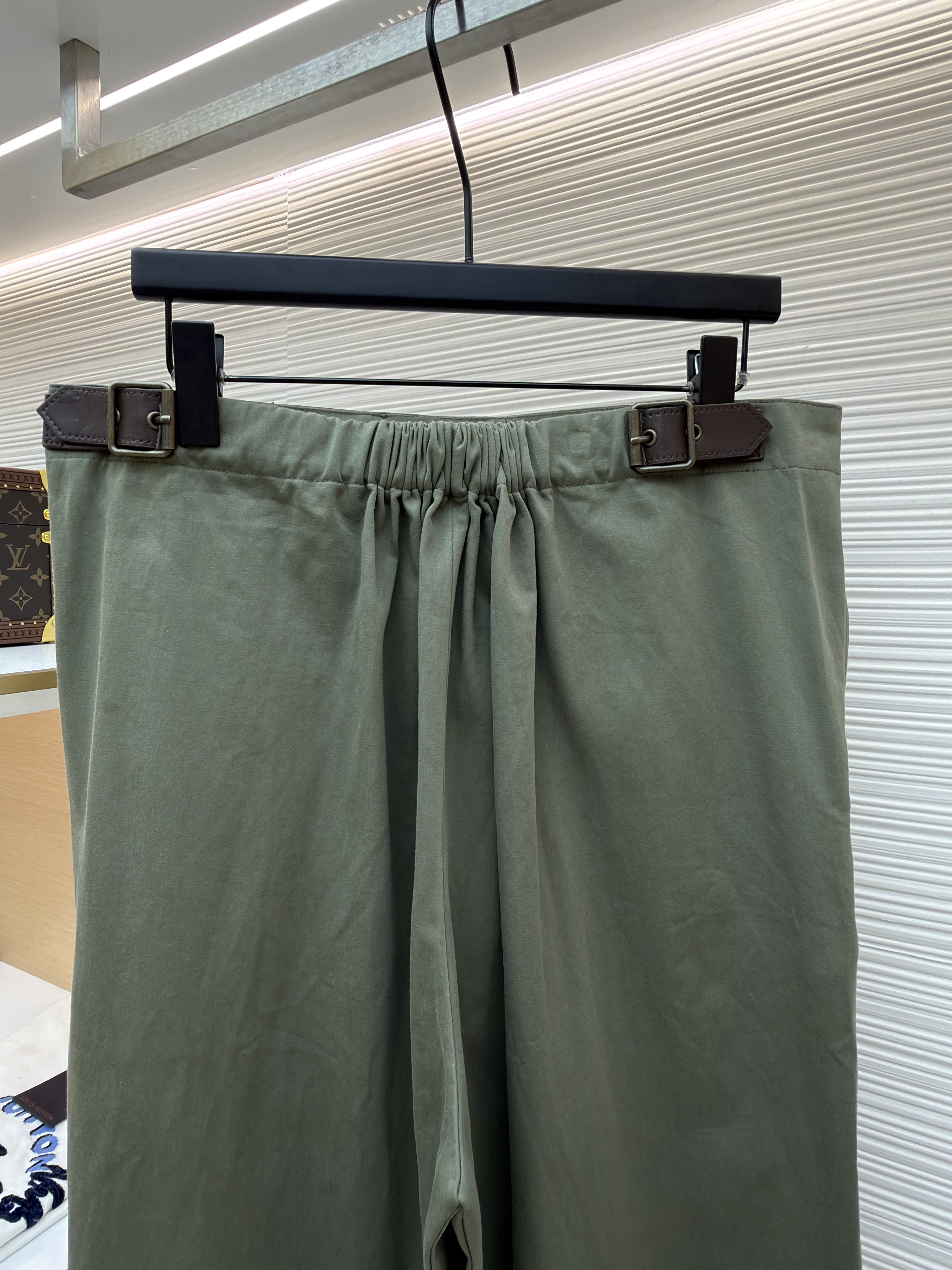 Loewe军绿皮带长裤