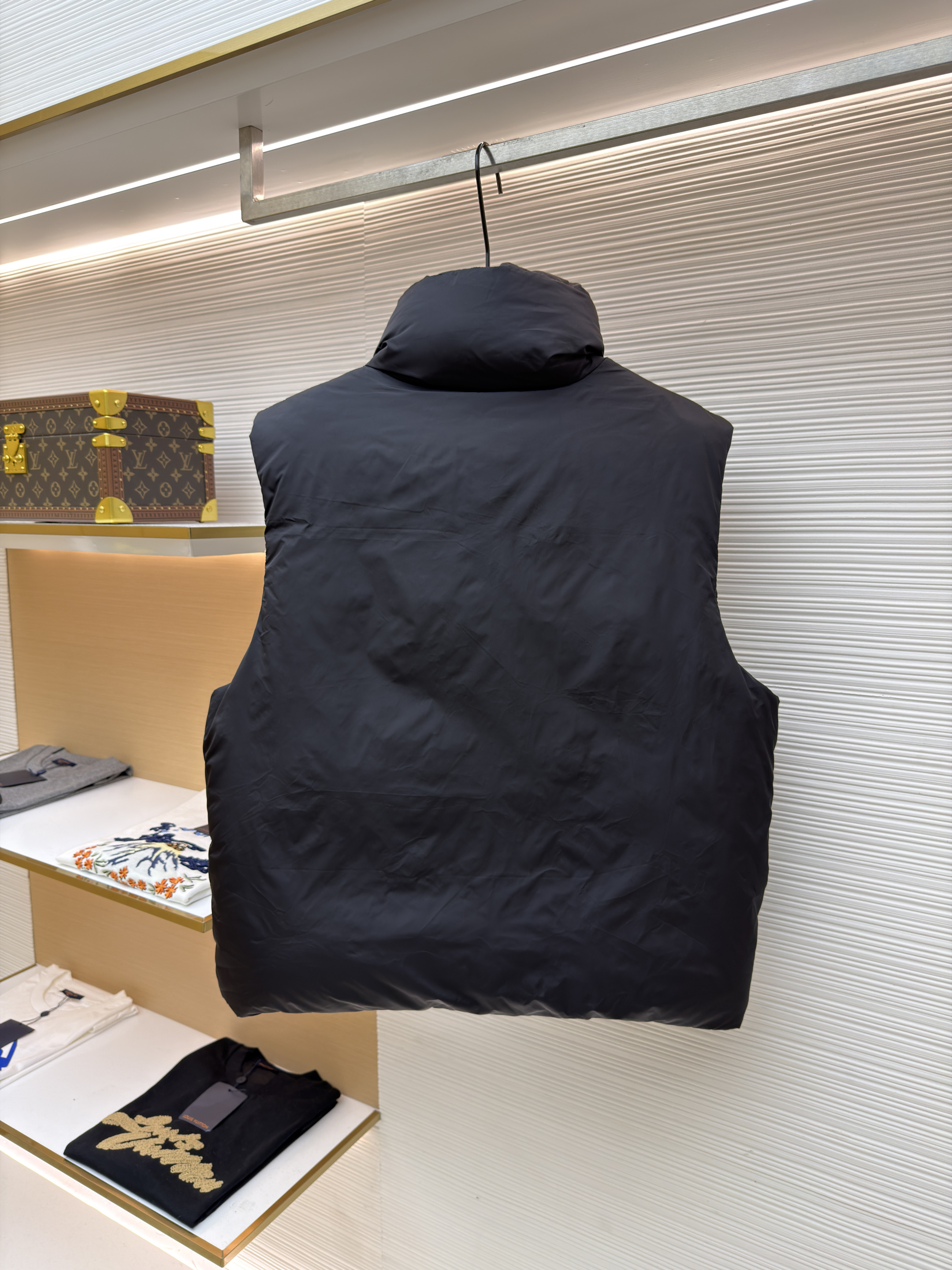 Ami 爱心垫衬绣羽绒马甲