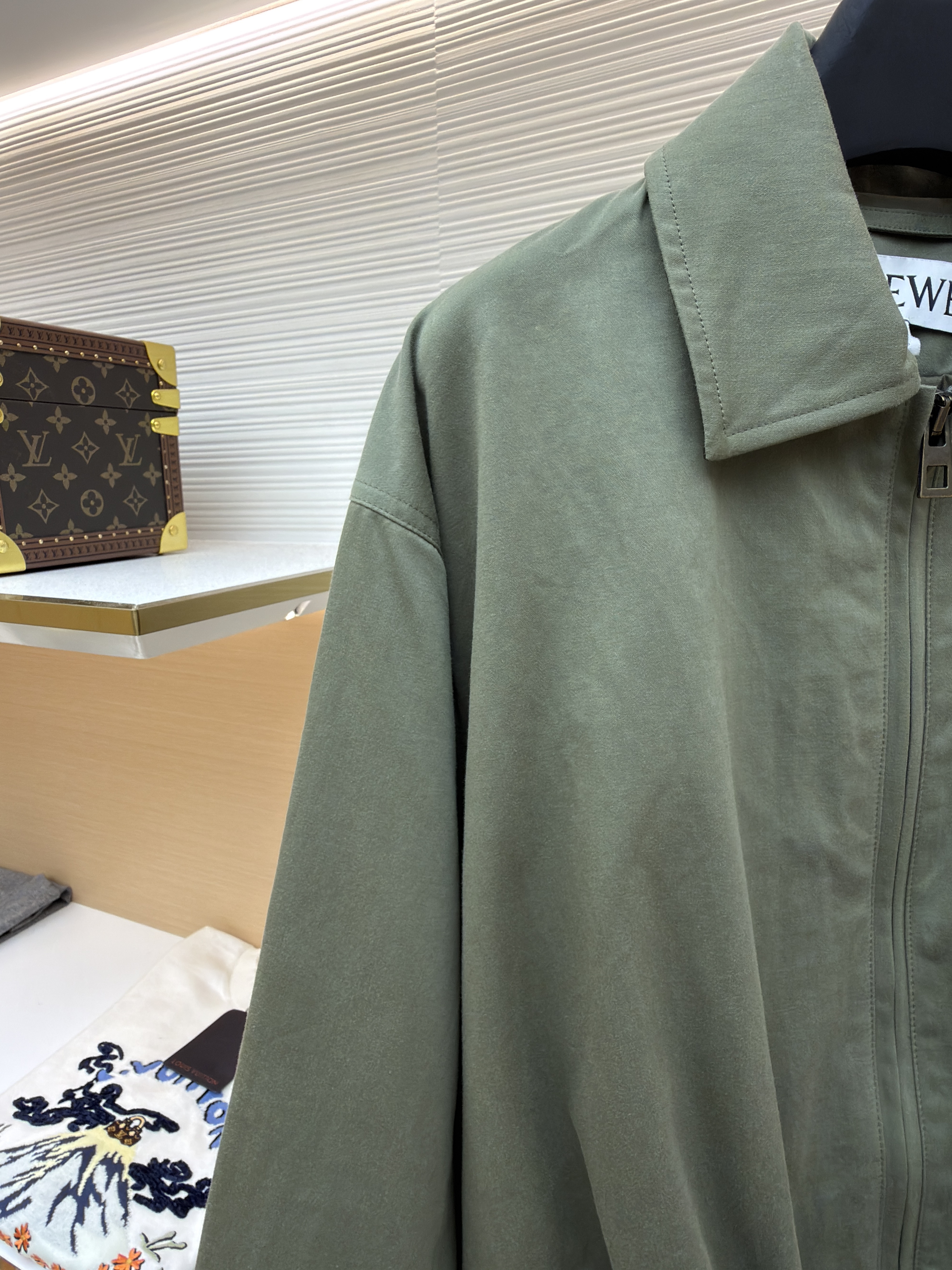 LOWE 军绿皮带翻领夹克