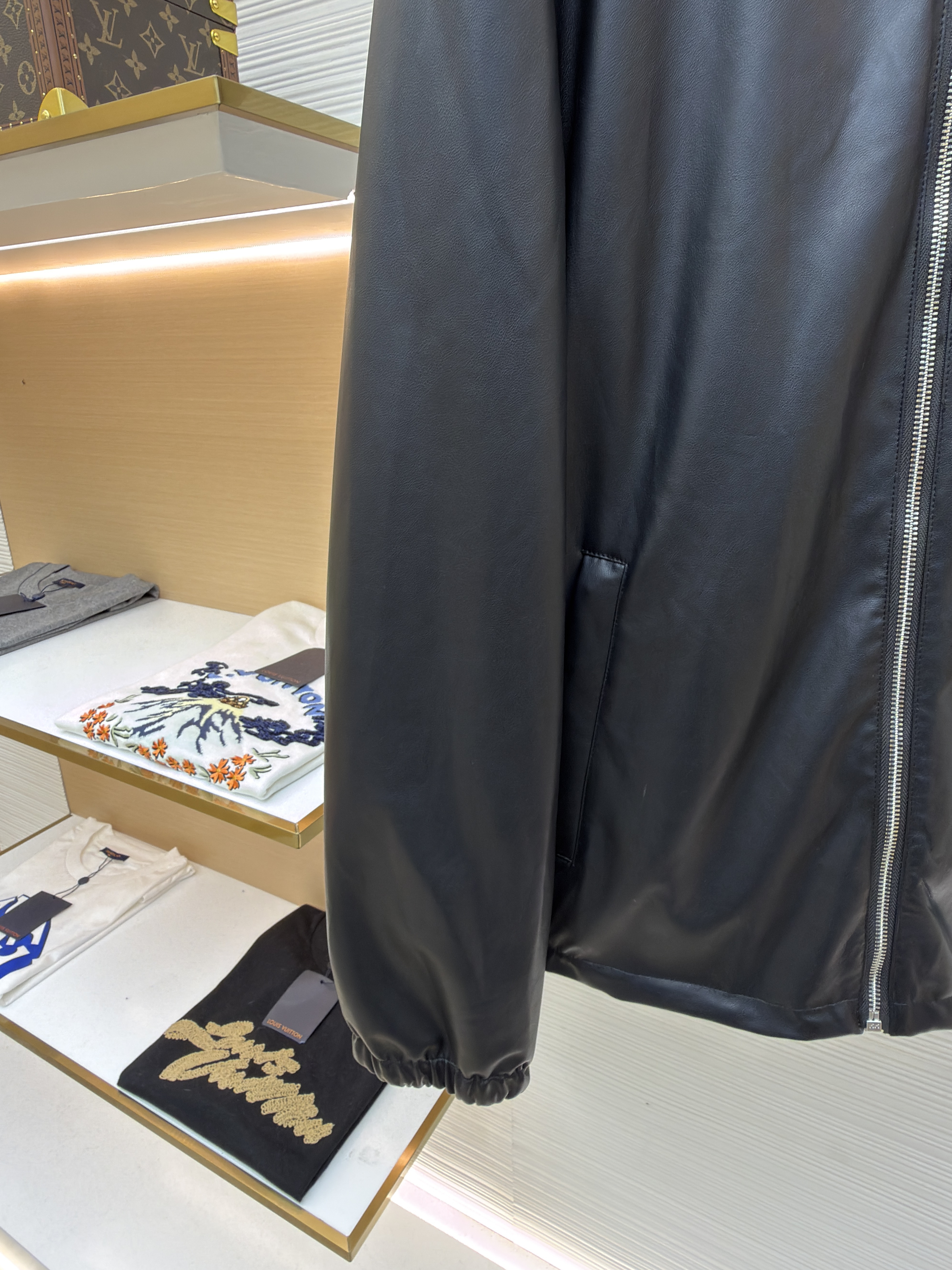 Prada 双面穿皮革尼龙连帽夹克