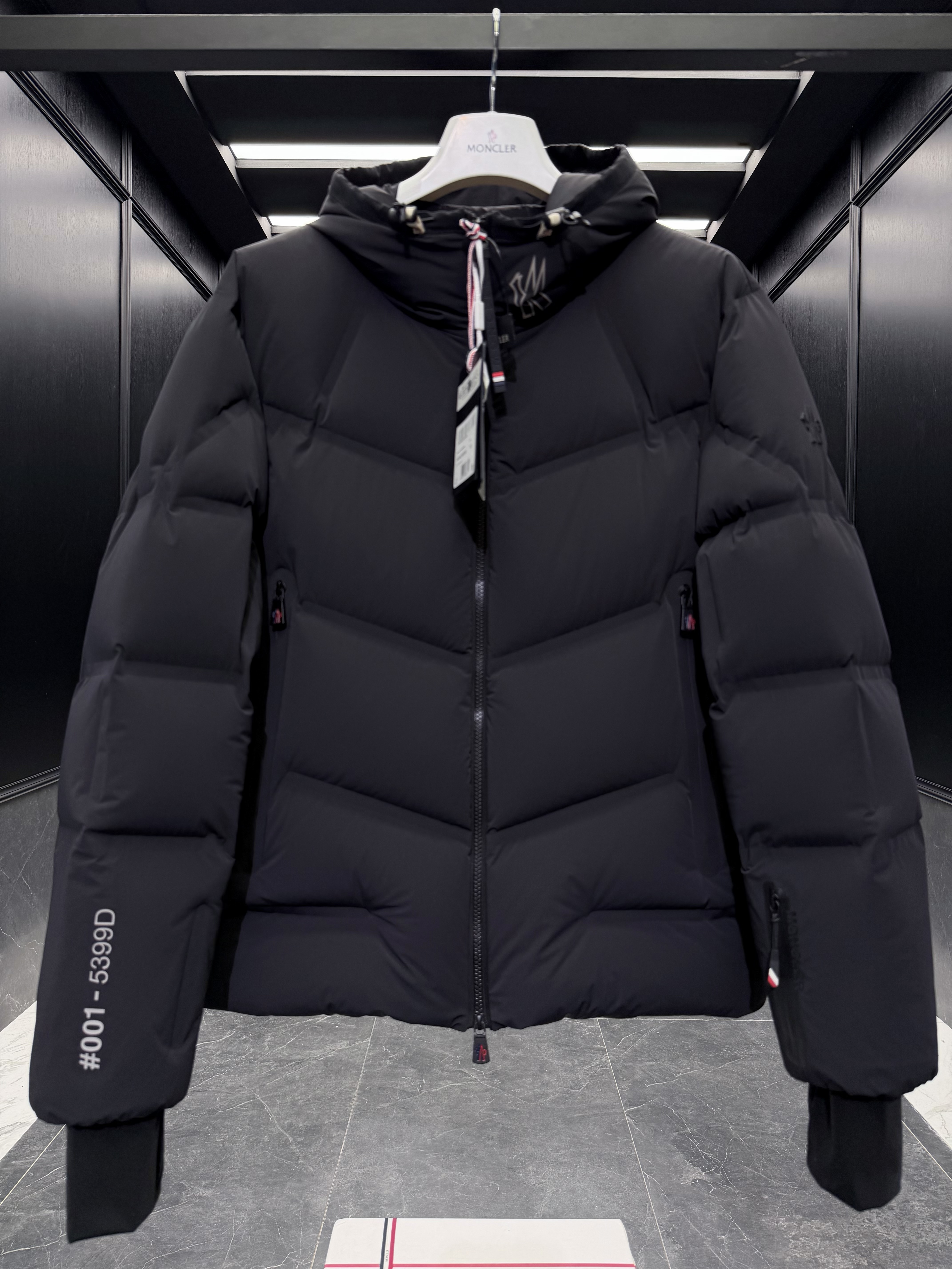 Moncler Grenoble Arcesaz