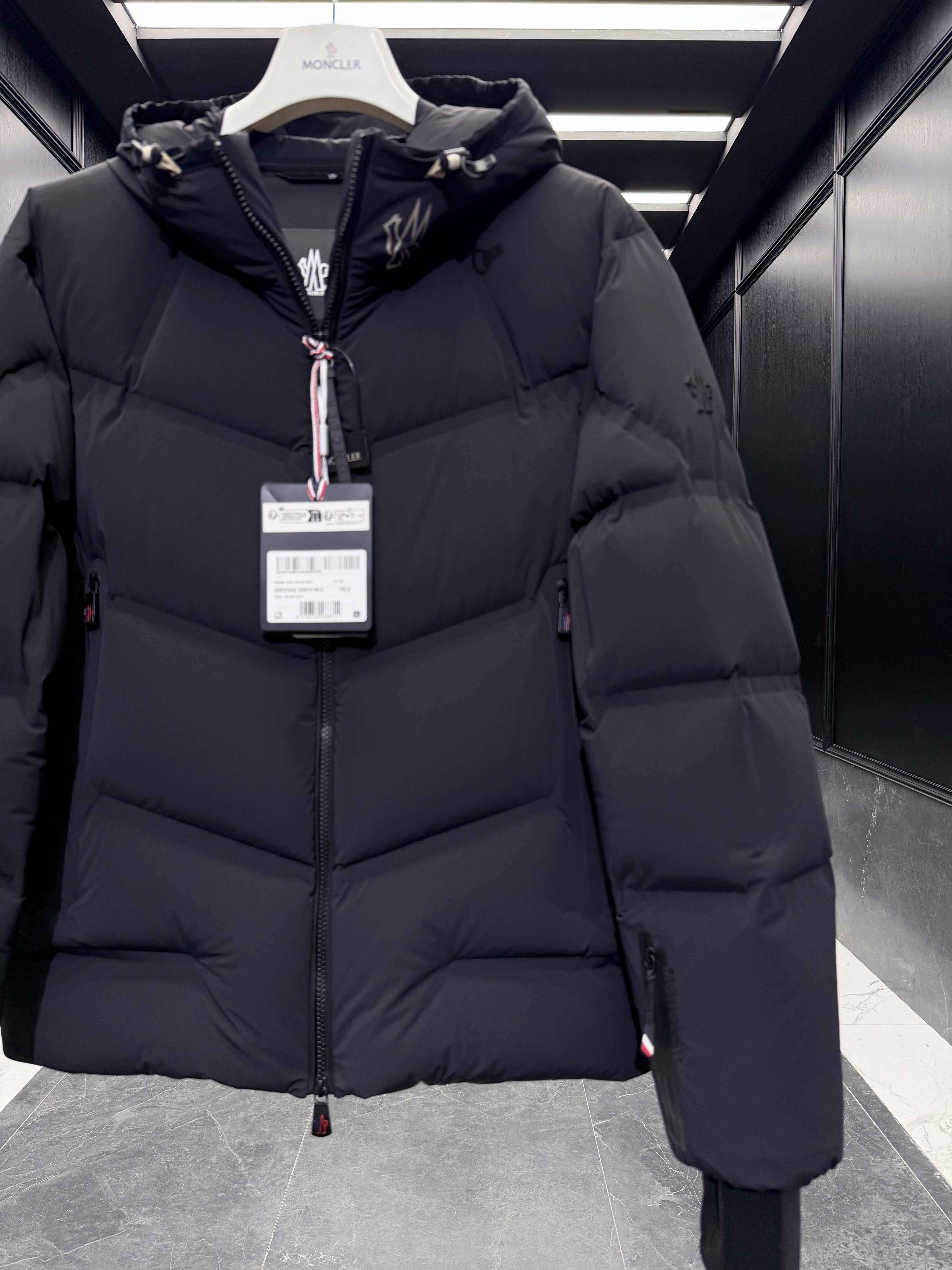 Moncler Grenoble Arcesaz