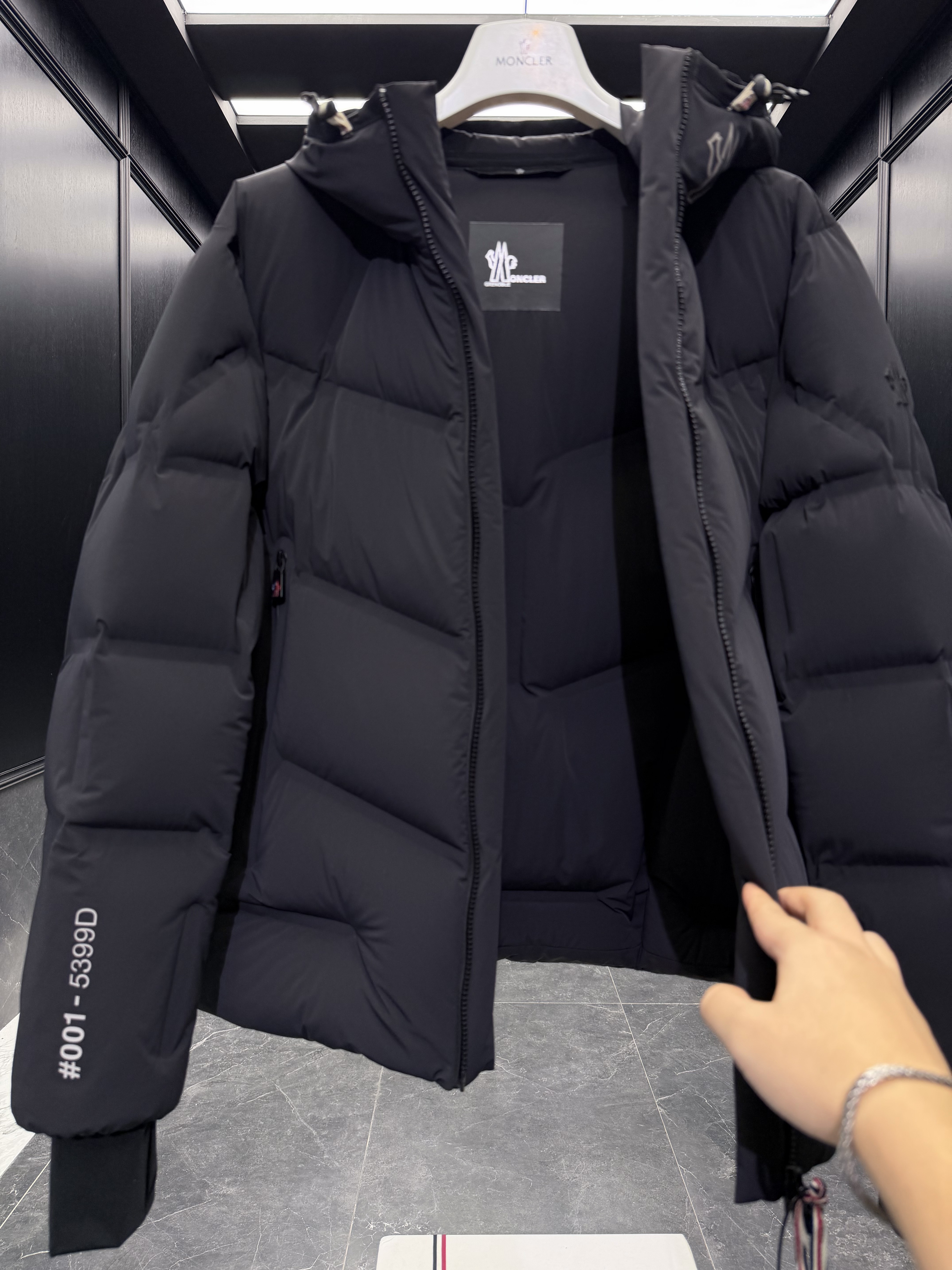 Moncler Grenoble Arcesaz