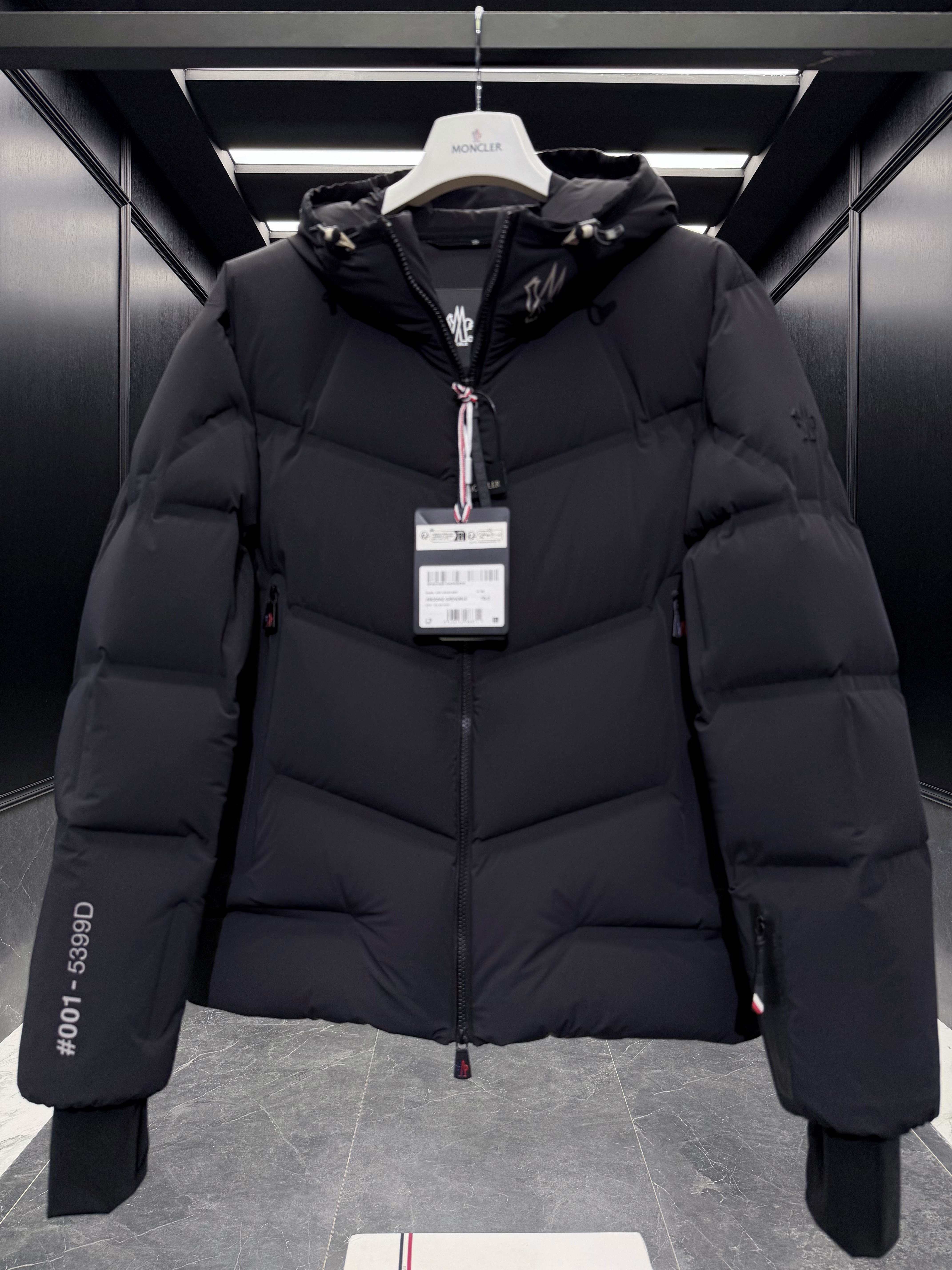 Moncler Grenoble Arcesaz