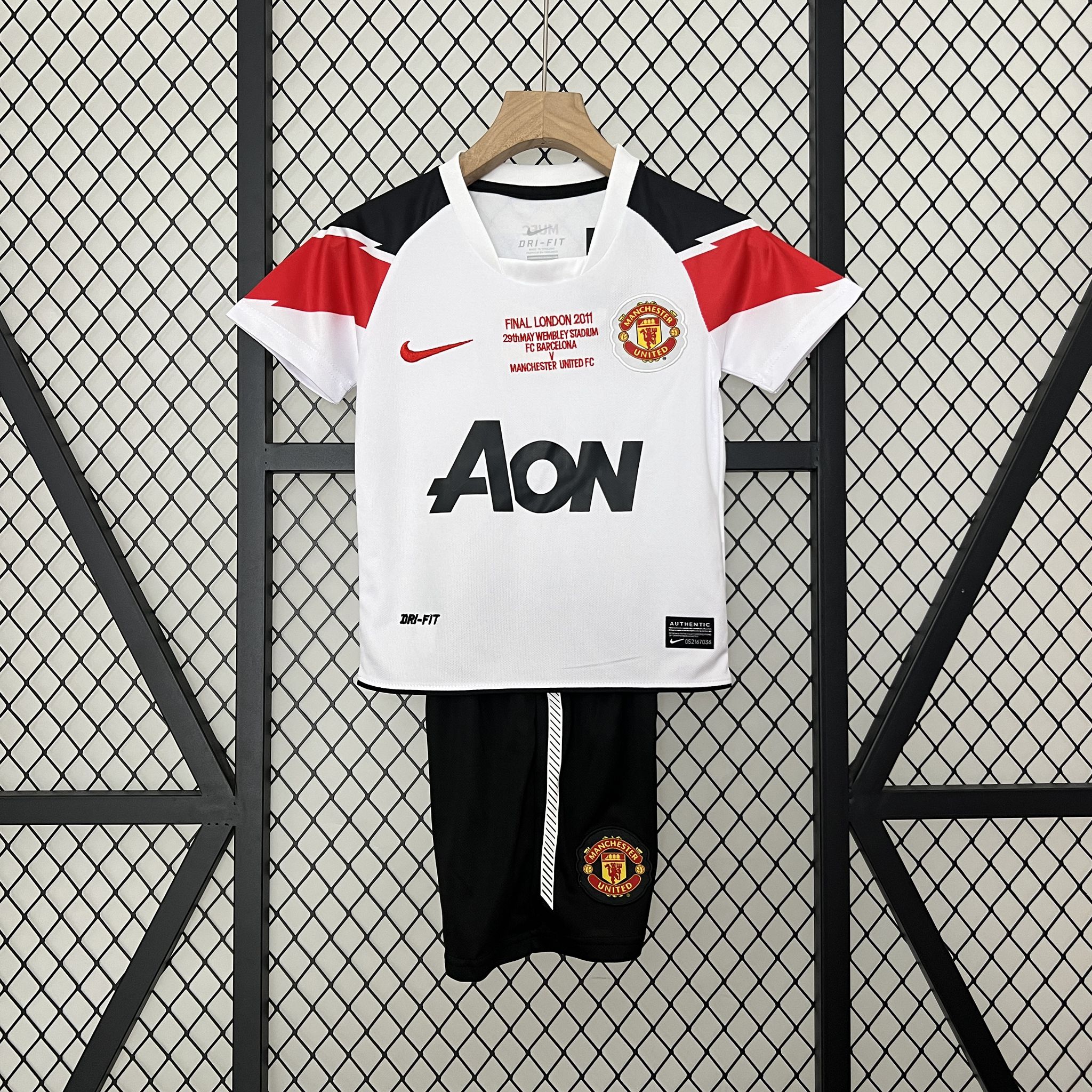 Manchester United 10-11 Away Champions League Retro Kids Kits Youth Apparels Jersey