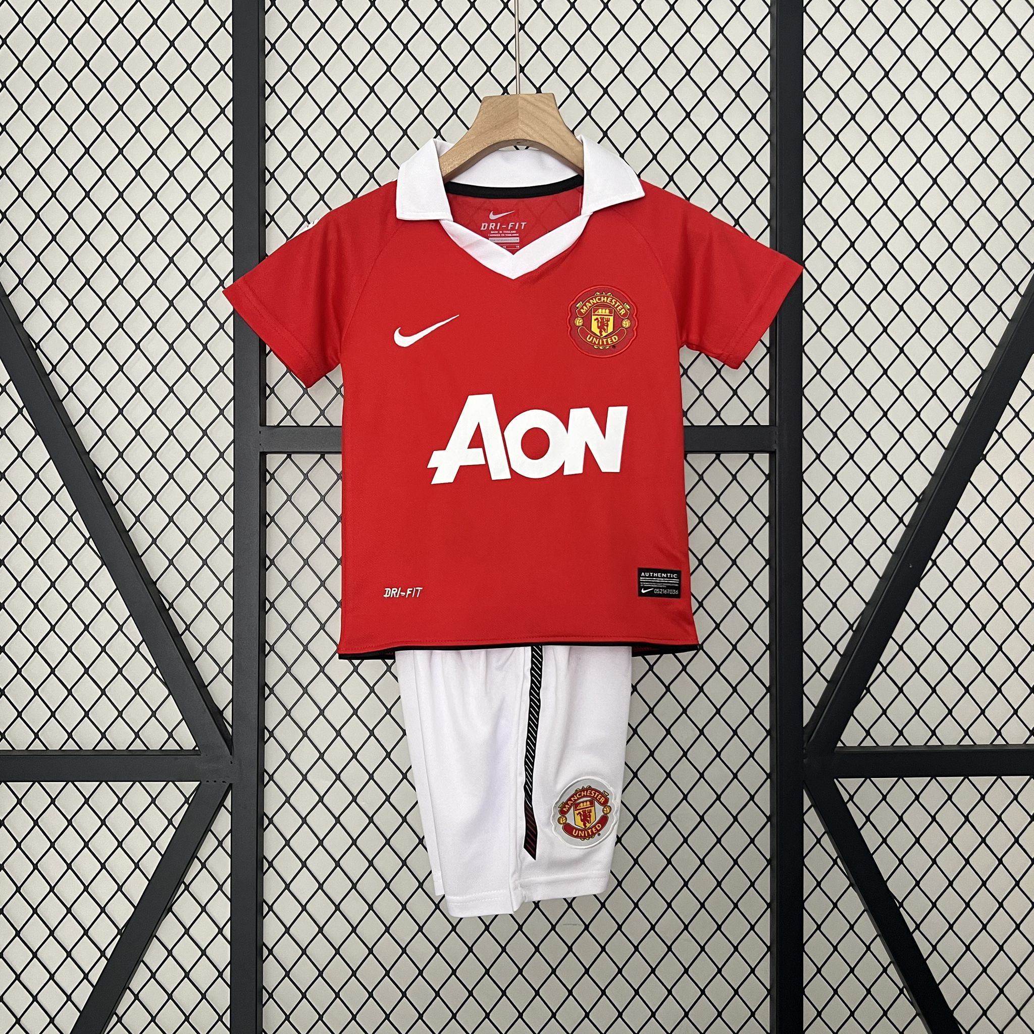 Manchester United 10-11 Home Retro Kid Kits Youth Apparels Jersey