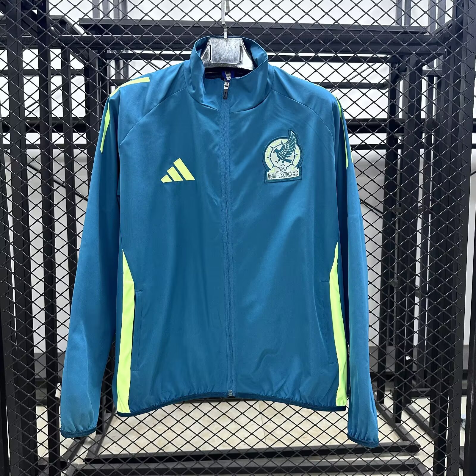 22025/2026 Mexico Windbreaker Football Shirt