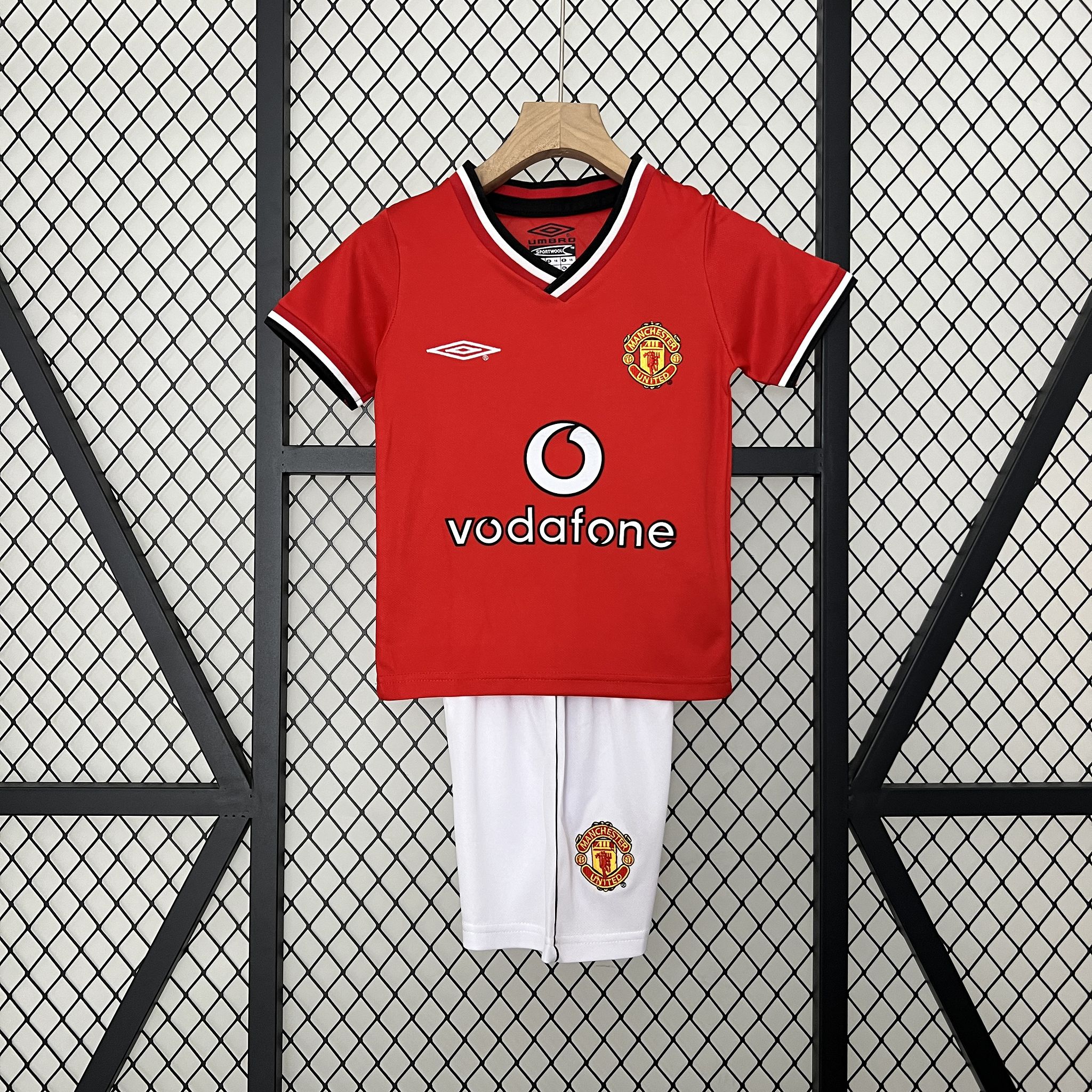 Manchester United 00-01 Home Retro Kid Kits Youth Apparels Jersey