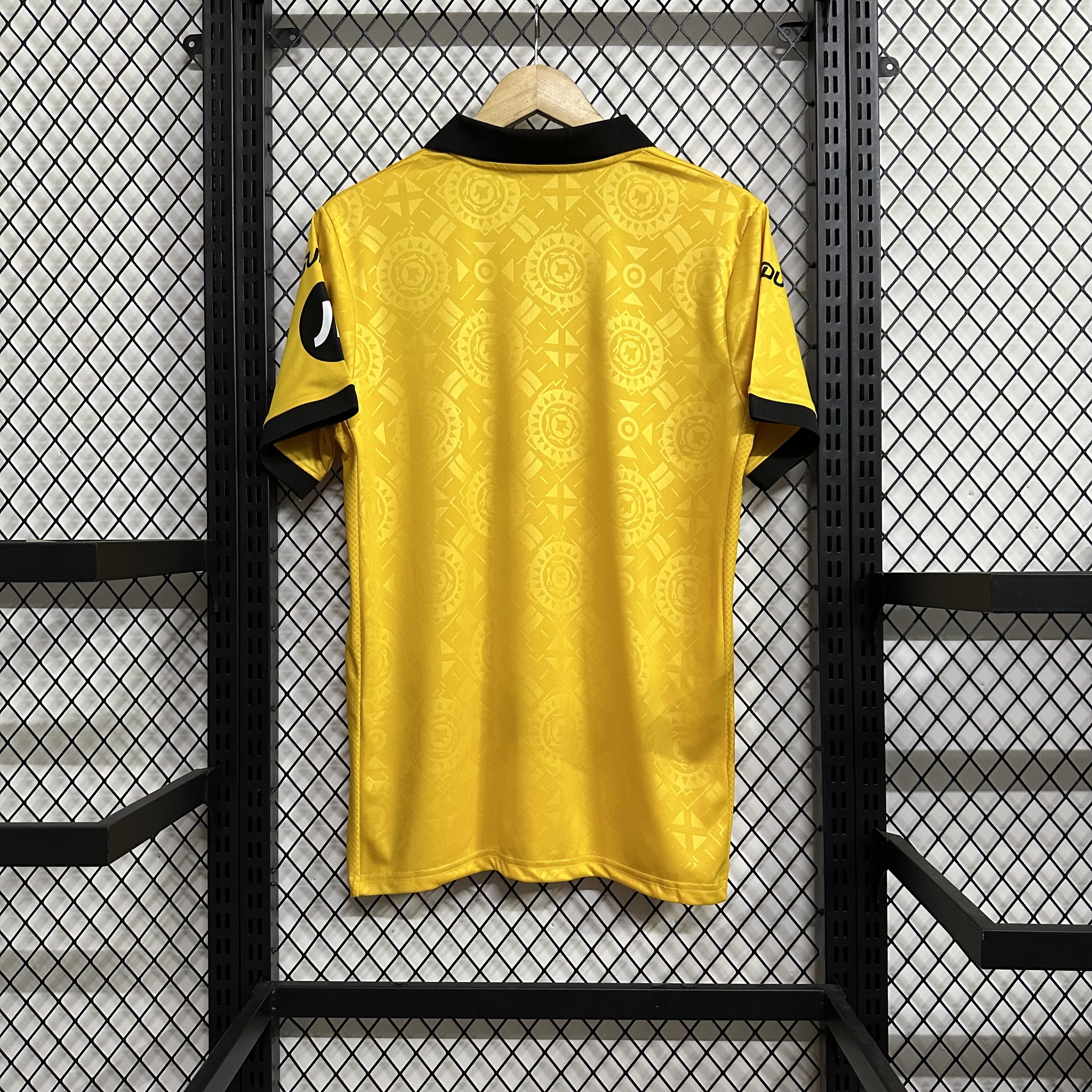 Wolverhampton Wanderers 25-26 Home Men Jersey