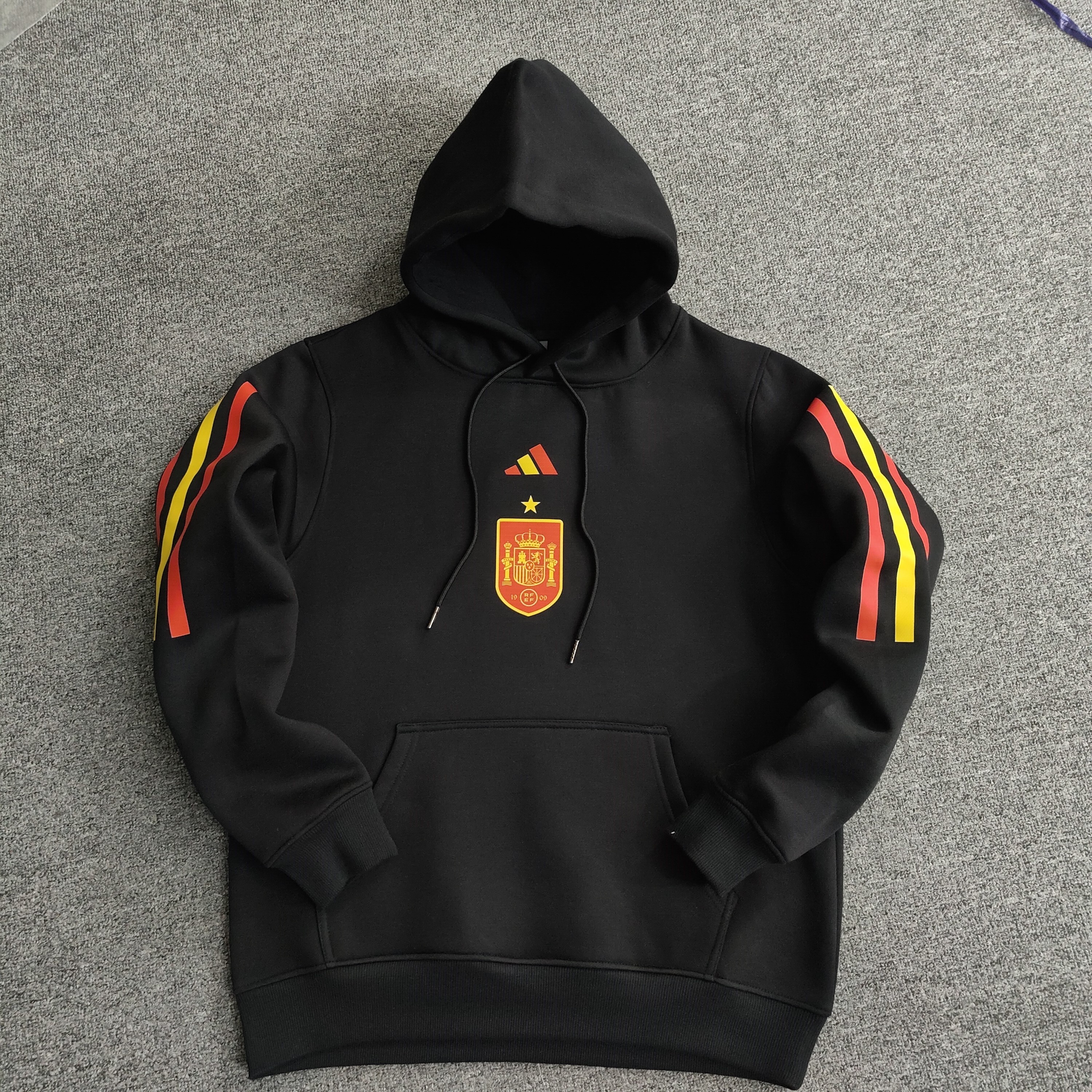 Spain Football Fleece Lined Hoodie （Multiple colors）