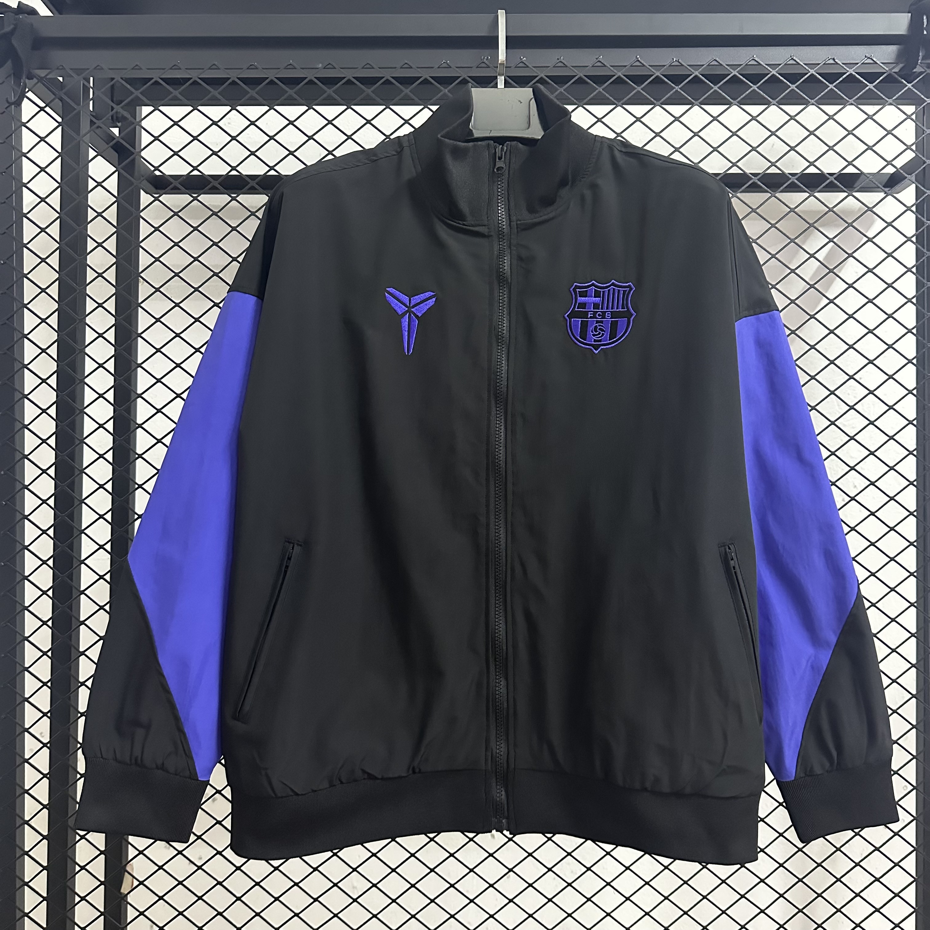 Barcelona x Kobe Bryant Windbreaker 25-26