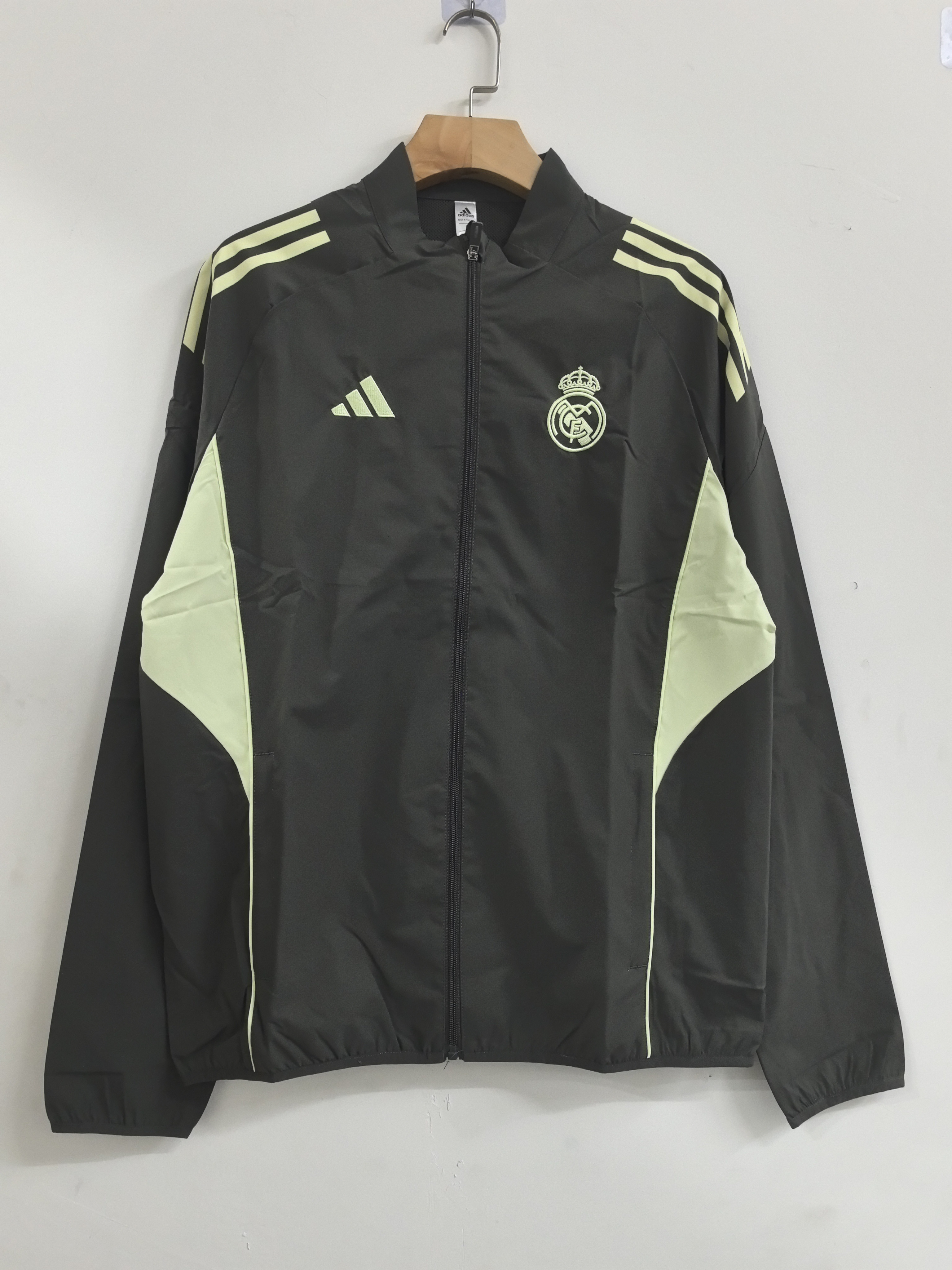 Real Madrid Windbreaker 25-26