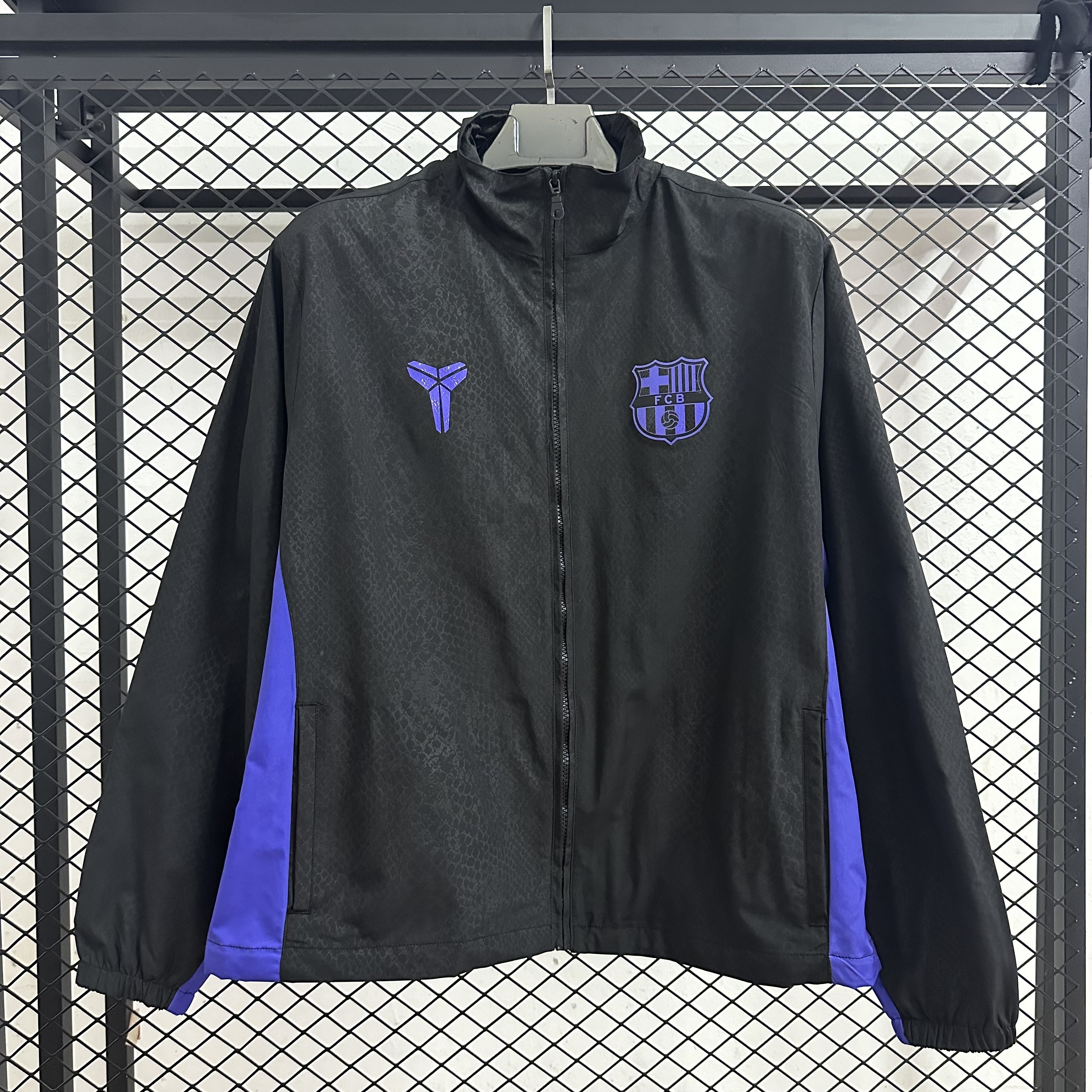 Barcelona Retro Thick Windbreaker25-26