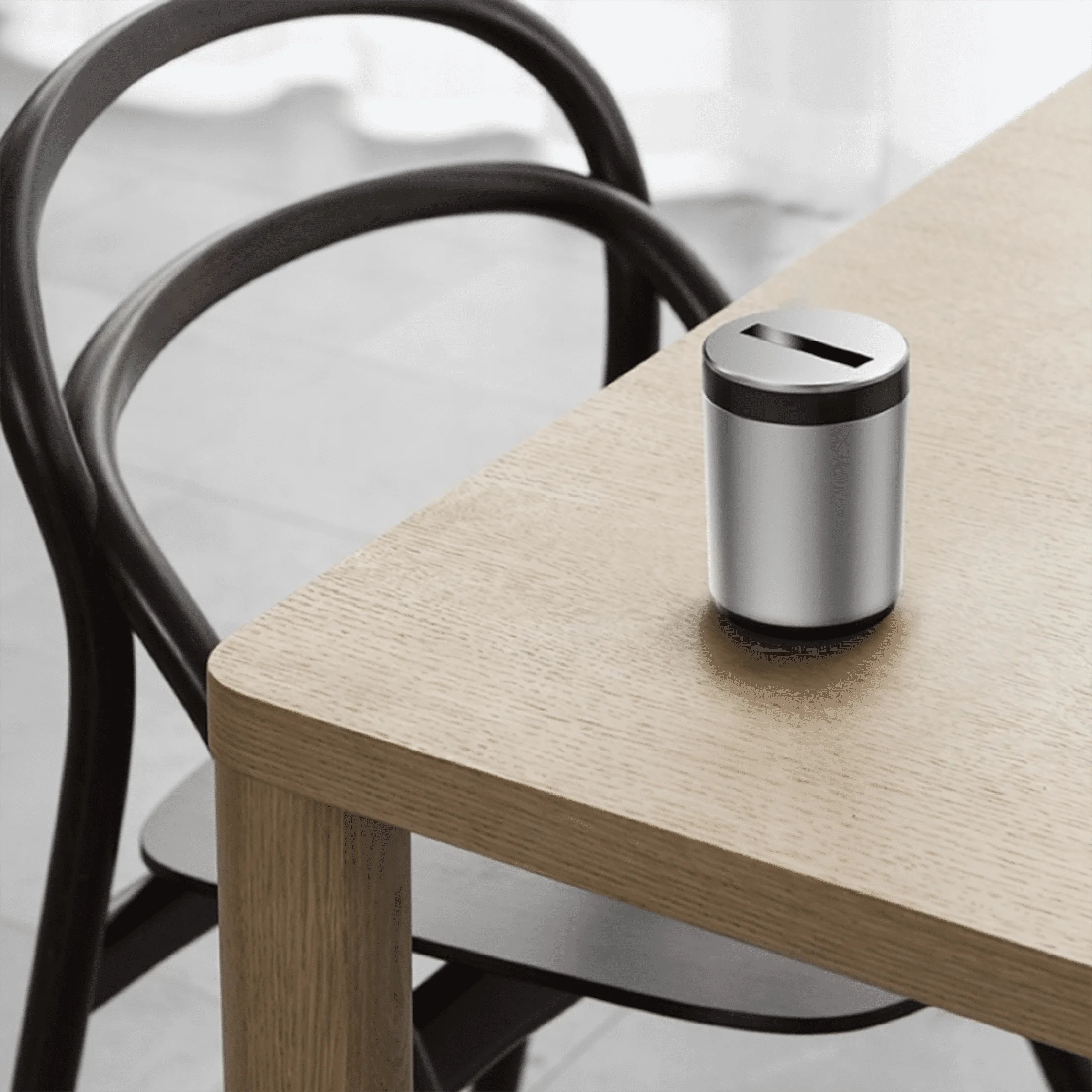 Highly Intelligent Automatic Switch Ashtray With Led Light