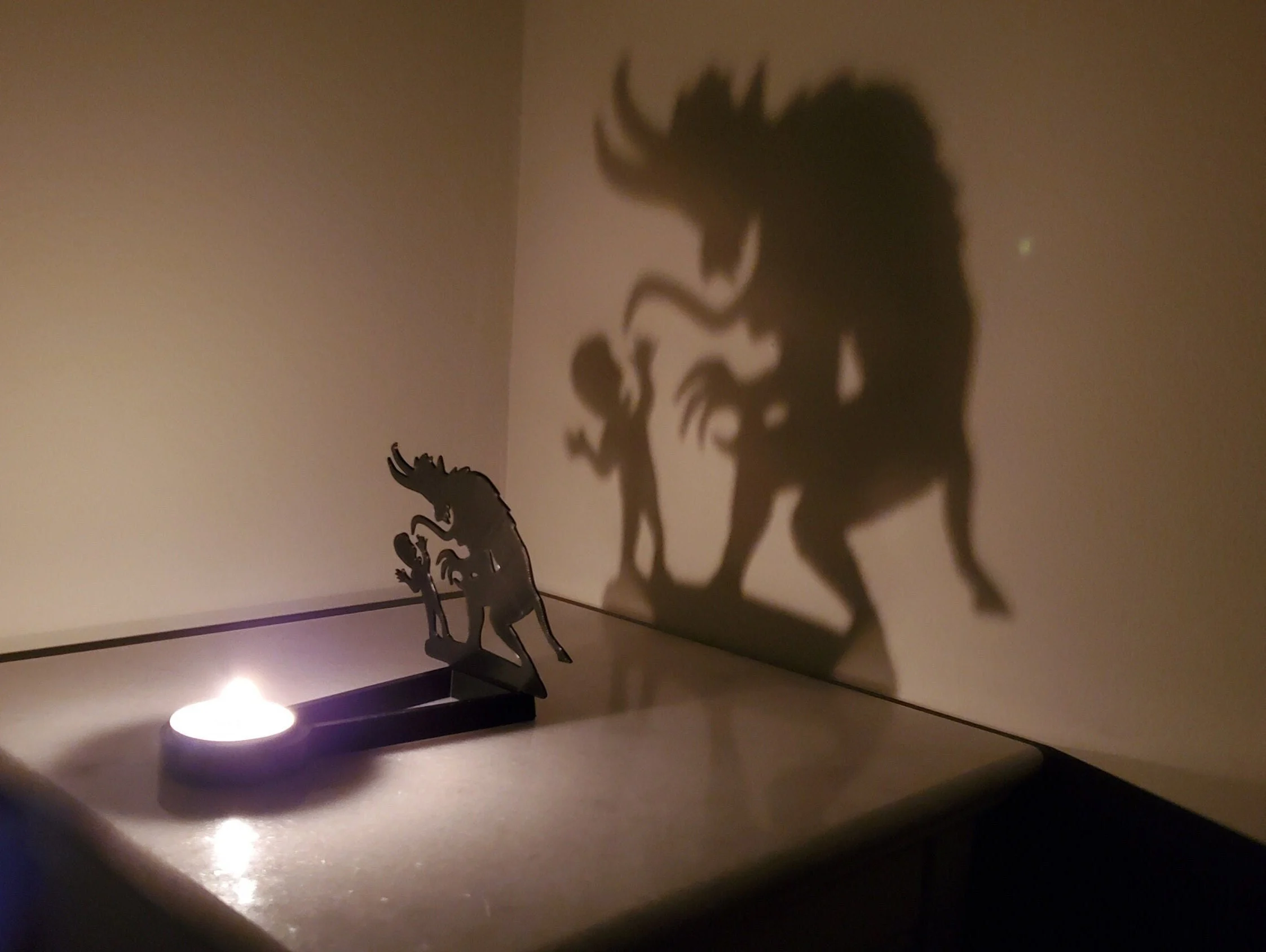 Buy 4PCS+ Free Shipping - Funny Shadow Stand