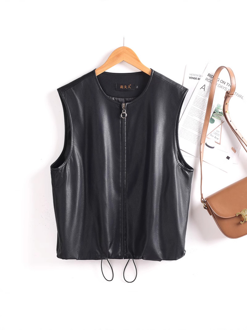 Minimalist Round-Neck Leather Vest for Elegant Women